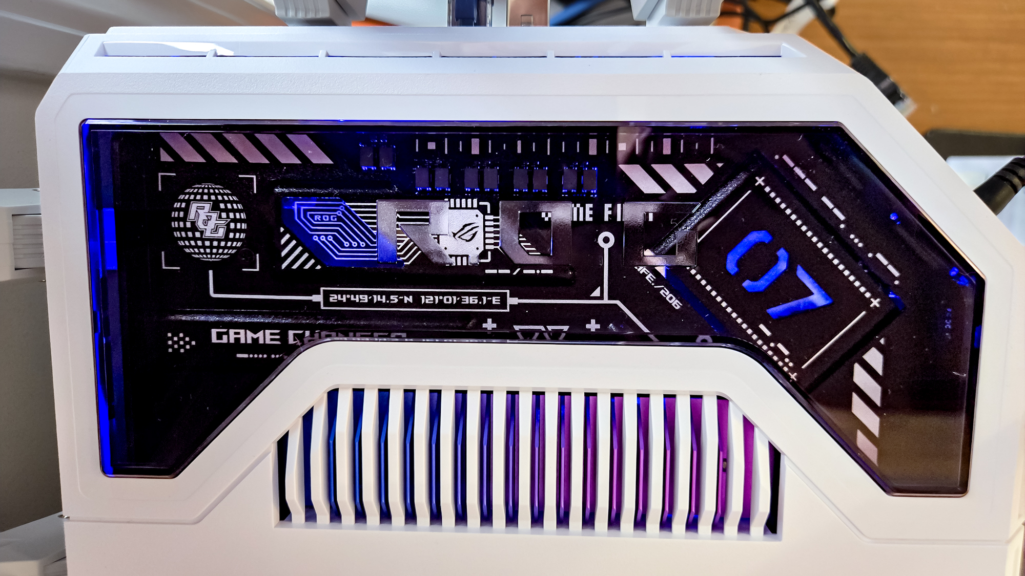 חלון התצוגה מואר בנתב Asus ROG Rapture GT-BE19000AI