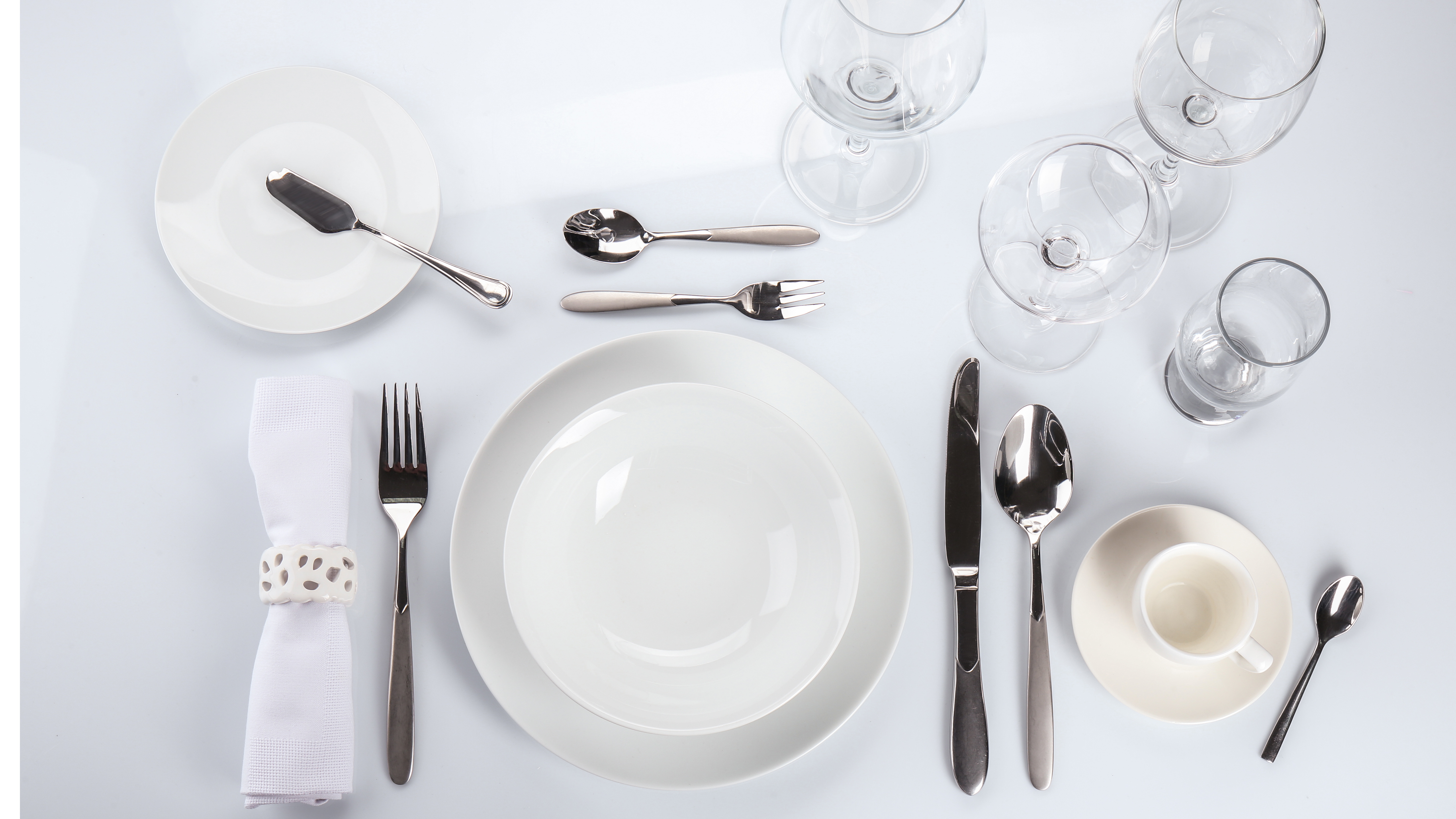 עריכת שולחן לארוחת ערב