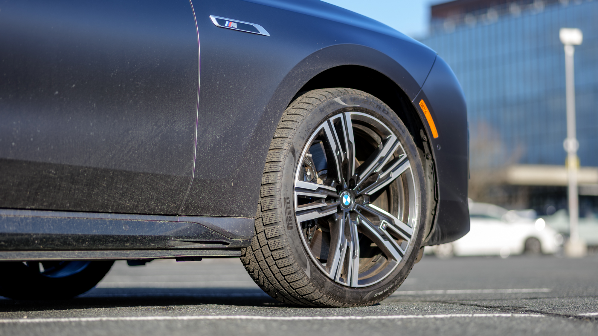 סקירת BMW i7 M70 2026.