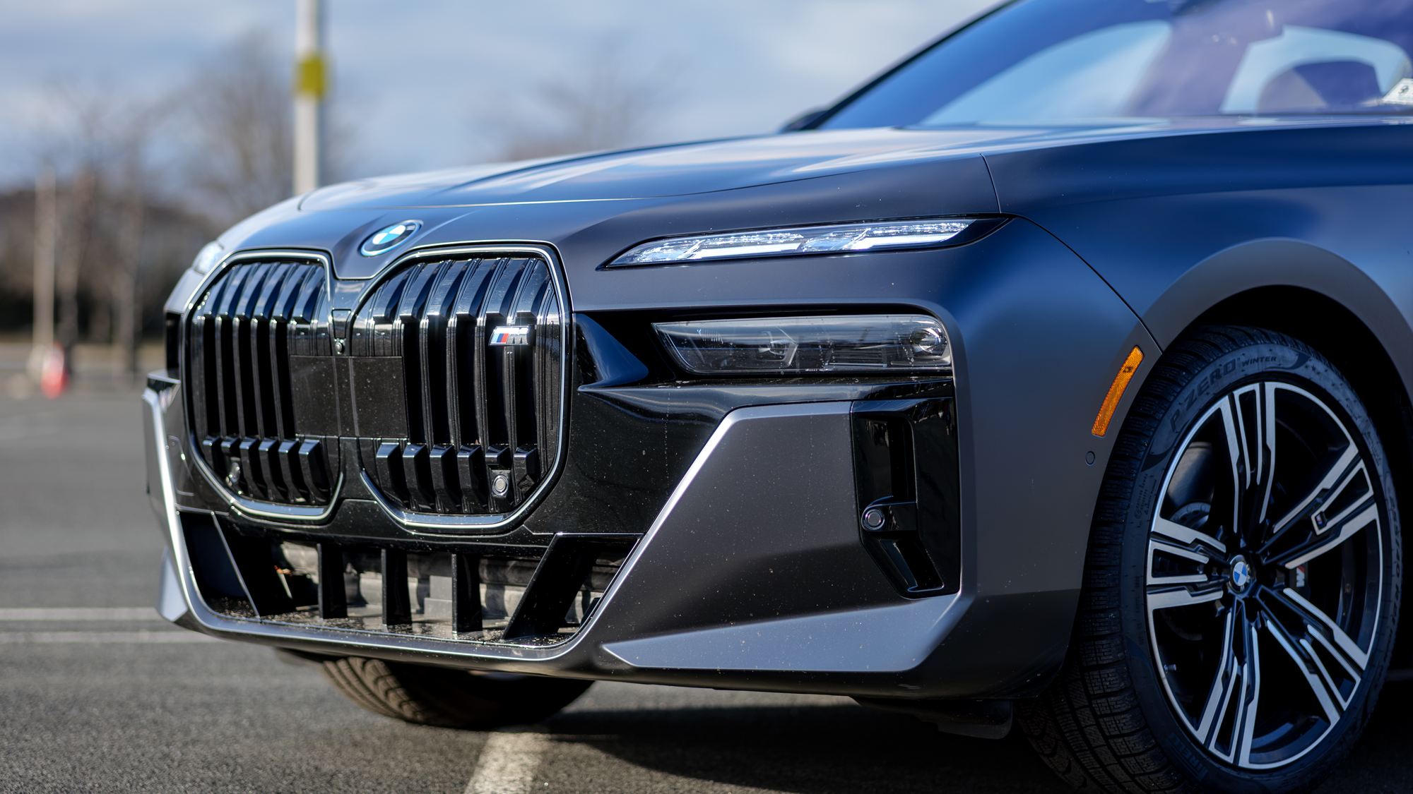 סקירת BMW i7 M70 2026.