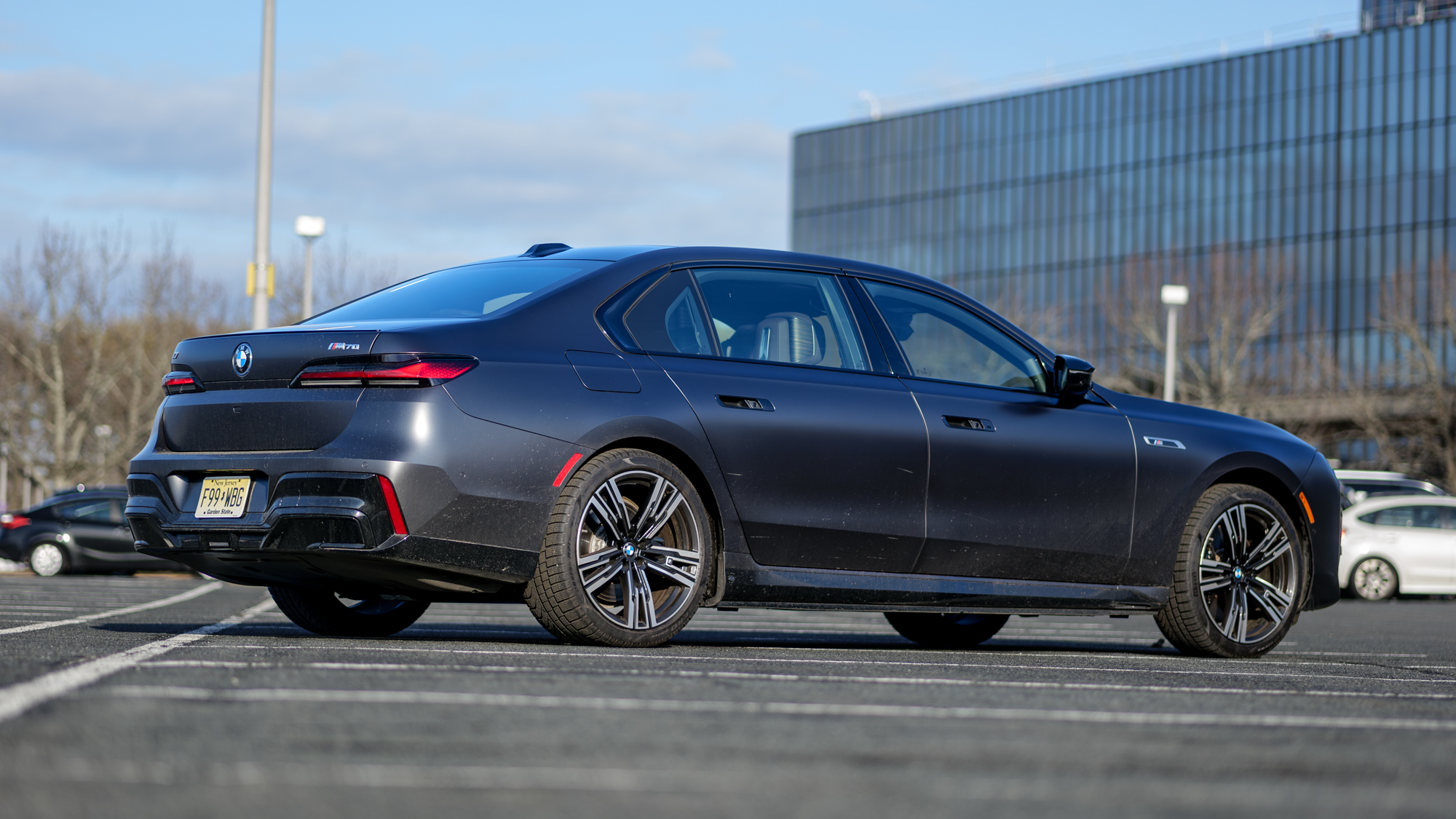 סקירת BMW i7 M70 2026.