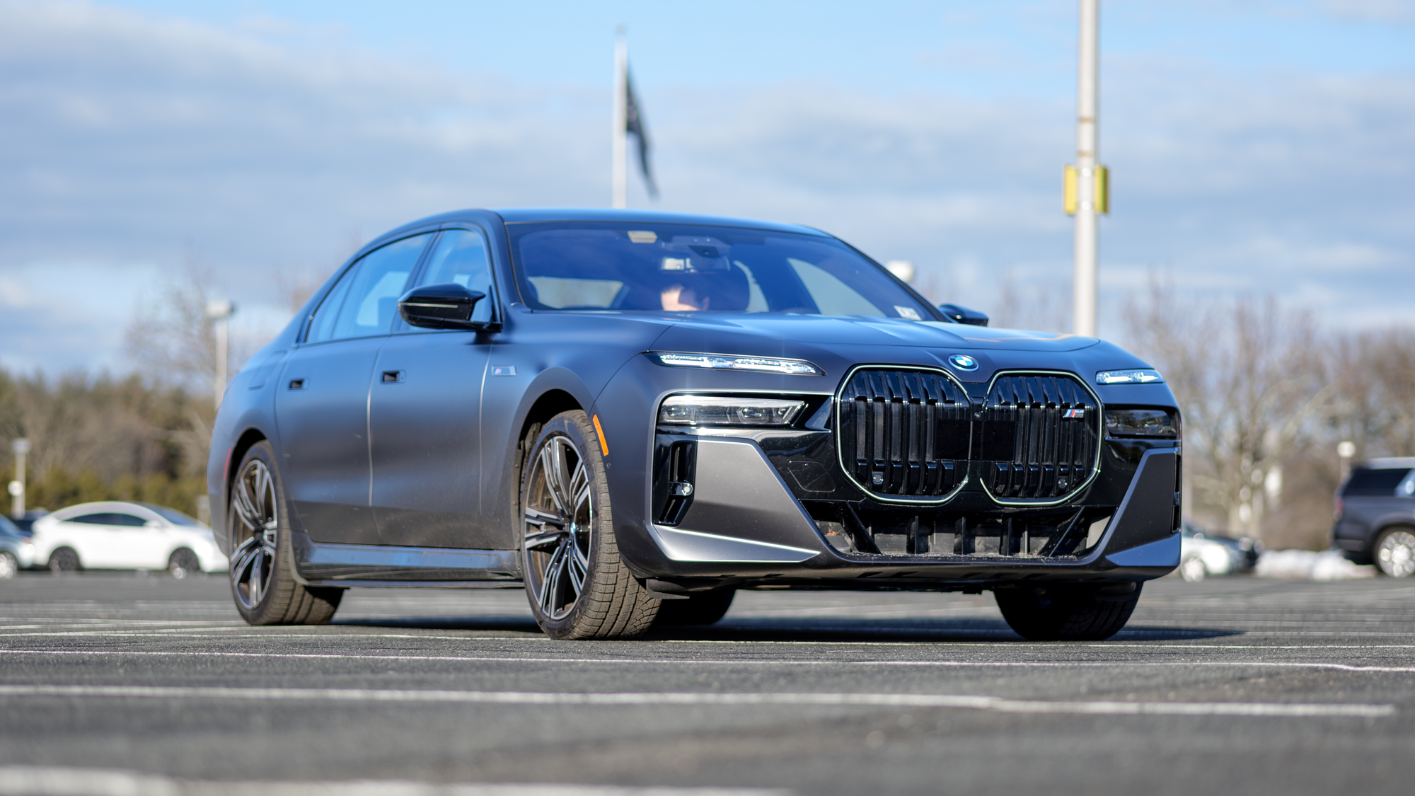 סקירת BMW i7 M70 2026.