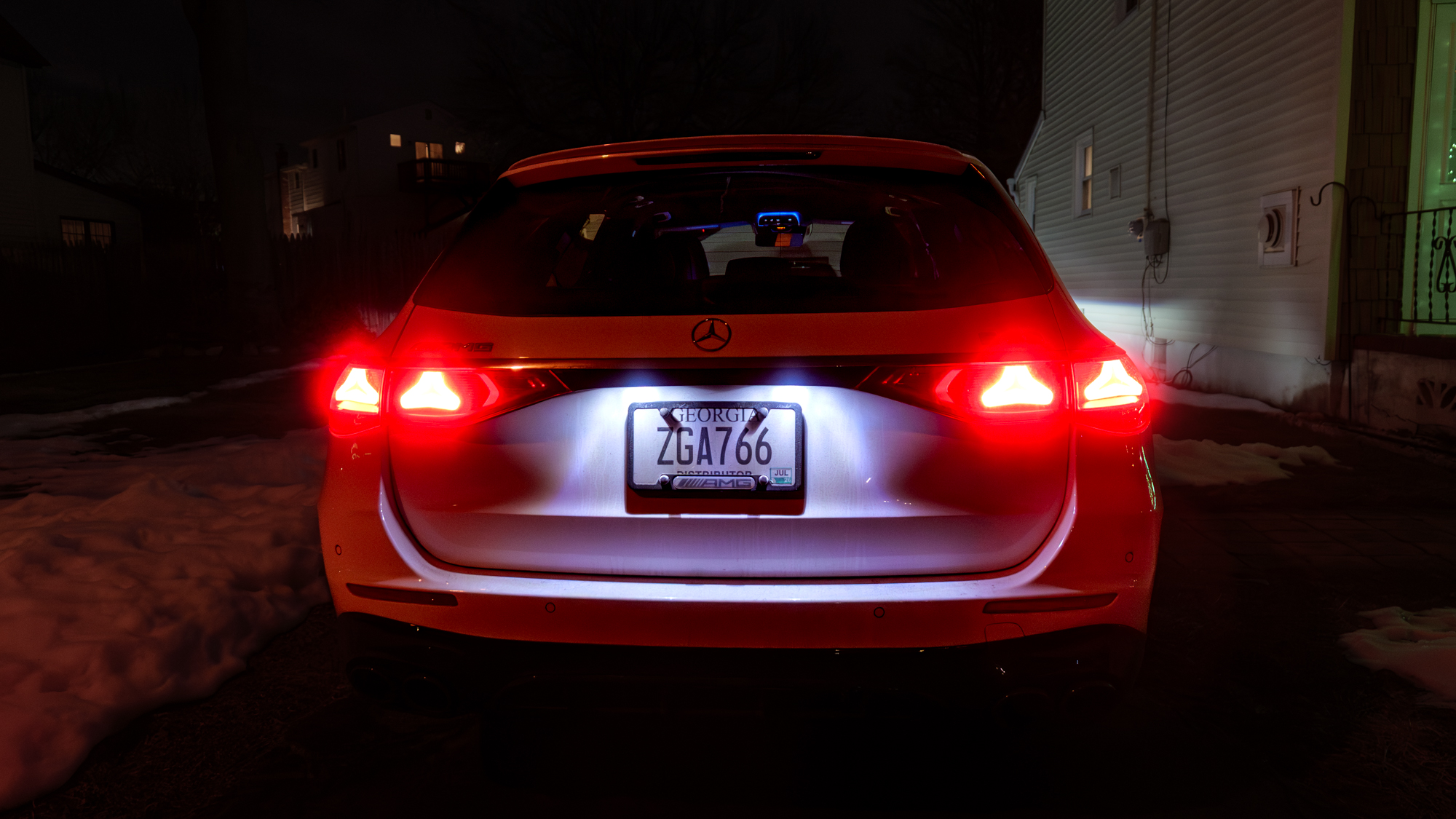 סקירת מרצדס-AMG E53 Hybrid Wagon 2026.