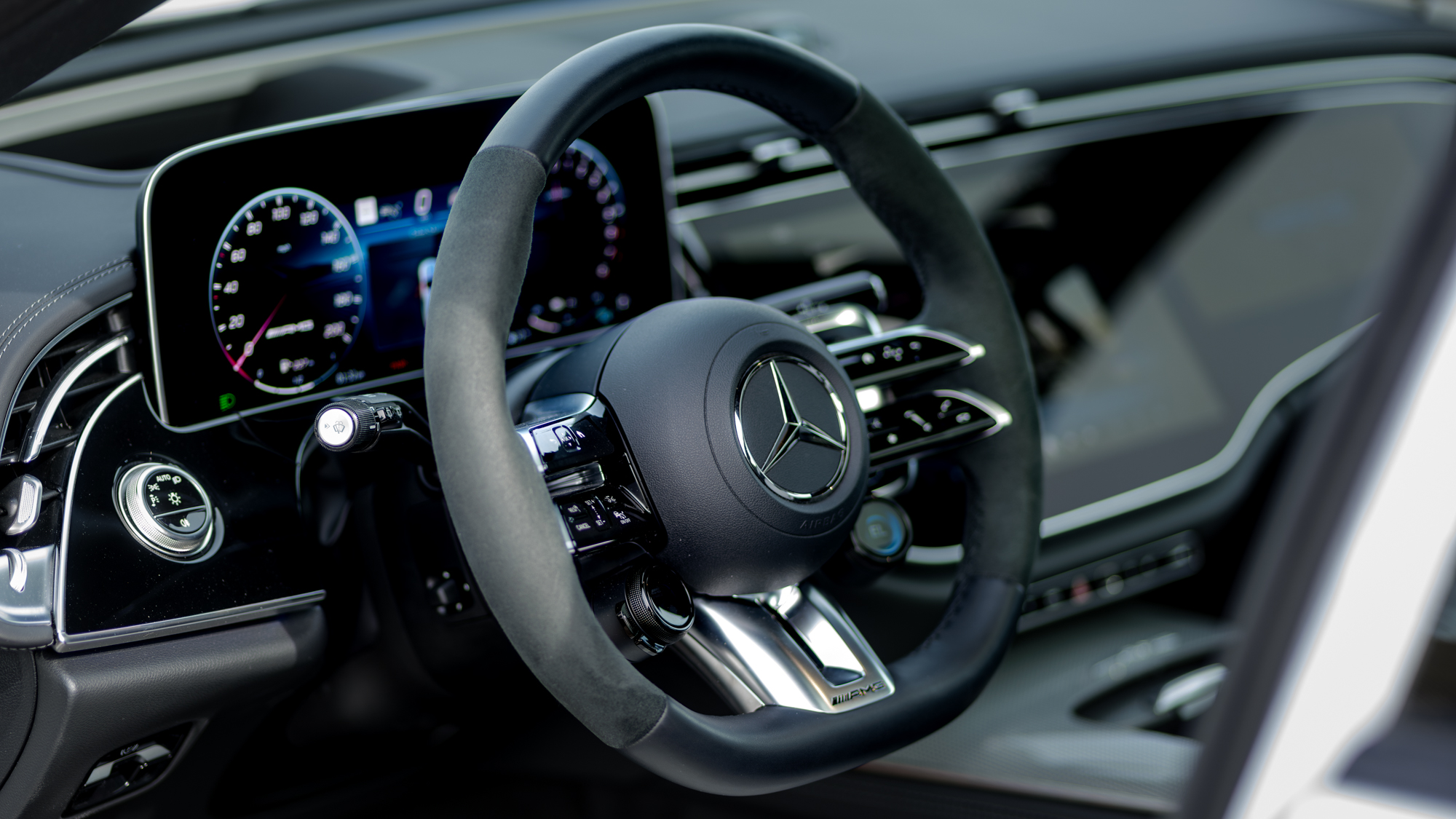 סקירת מרצדס-AMG E53 Hybrid Wagon 2026.