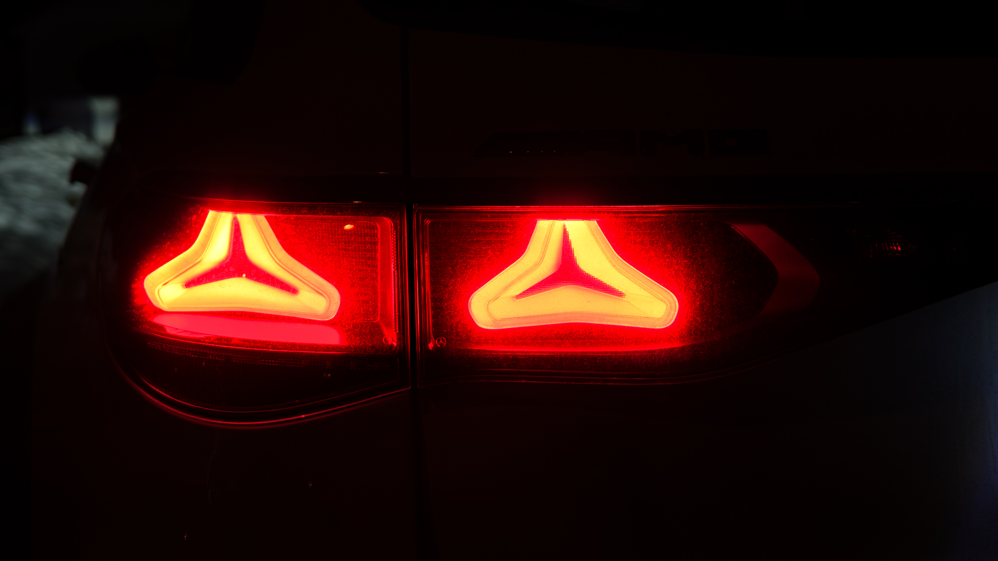 סקירת מרצדס-AMG E53 Hybrid Wagon 2026.