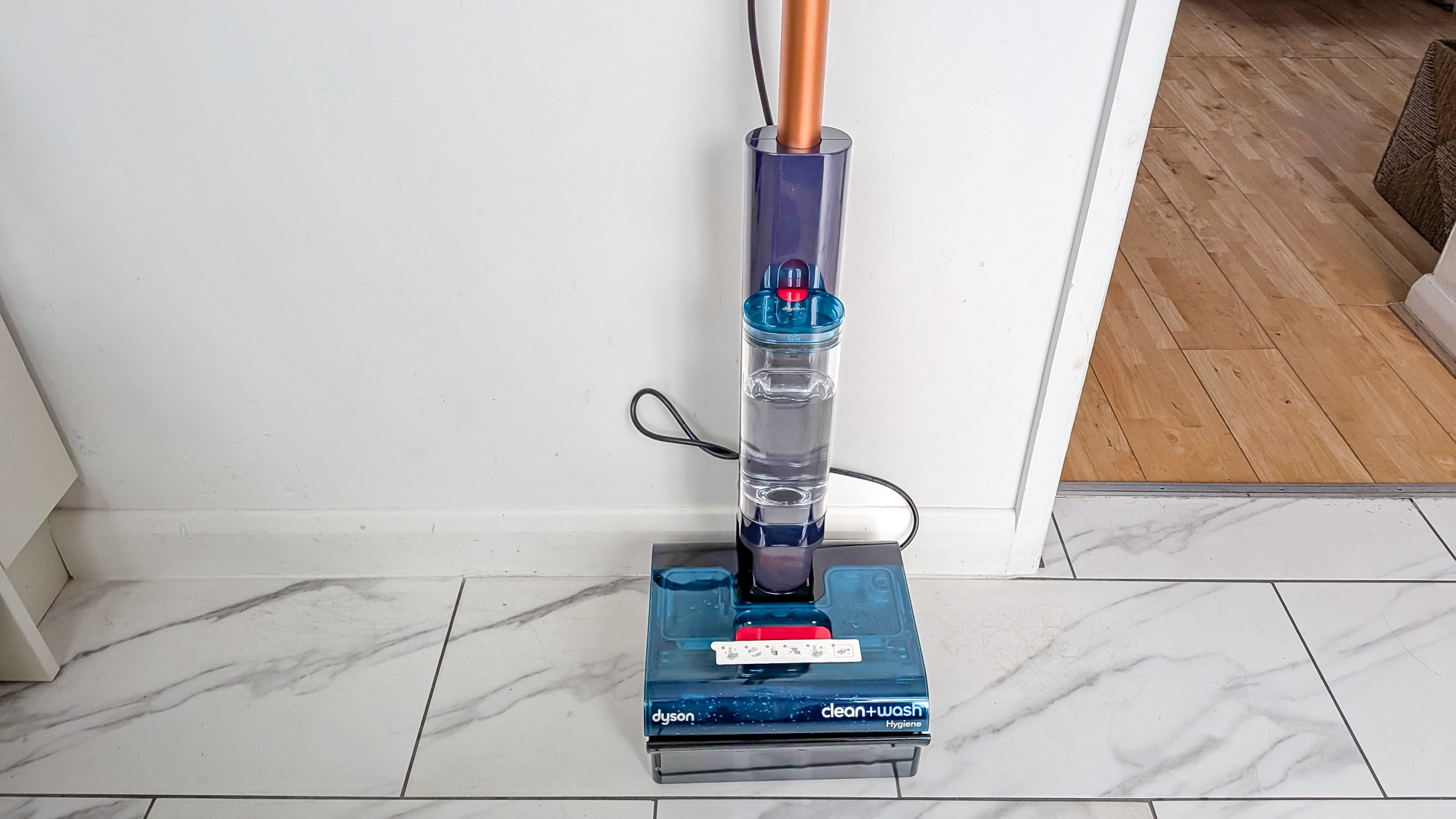 Dyson Clean + Wash Hygiene על רציף ניקוי עצמי