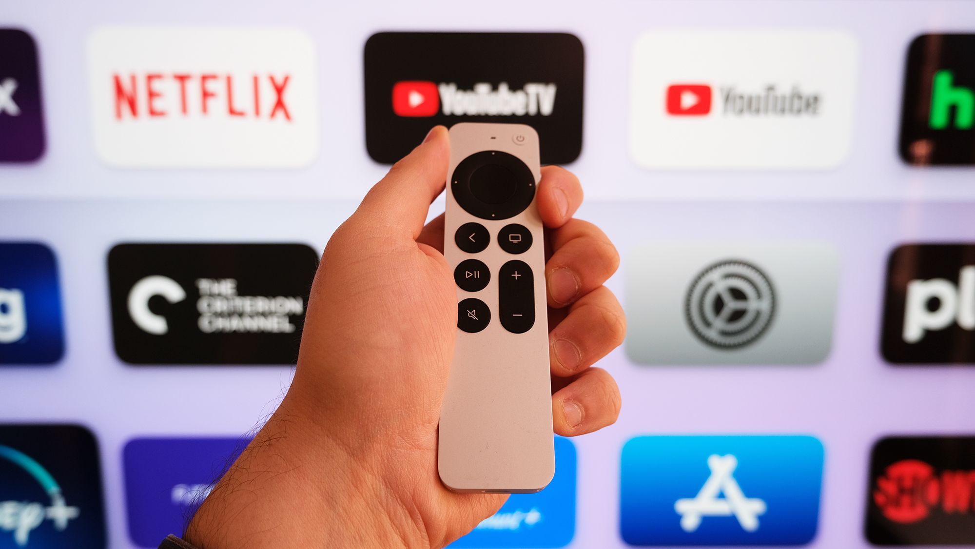 מצאתי 5 קיצורי דרך נסתרים עבור Apple TV 4K שלי שהופכים אותו להרבה יותר קל לשימוש - הנה איך להשתמש בהם