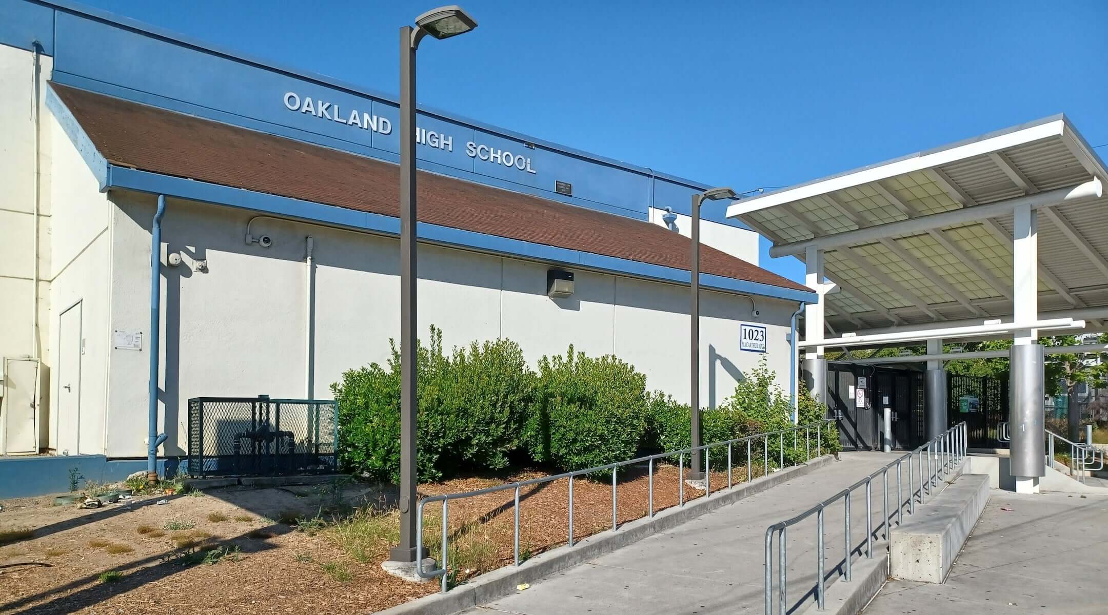 קליפורניה תובעת את מחוז בית הספר באוקלנד, ואמרה שהמחוז התעלם מהצו לטיפול באנטישמיות