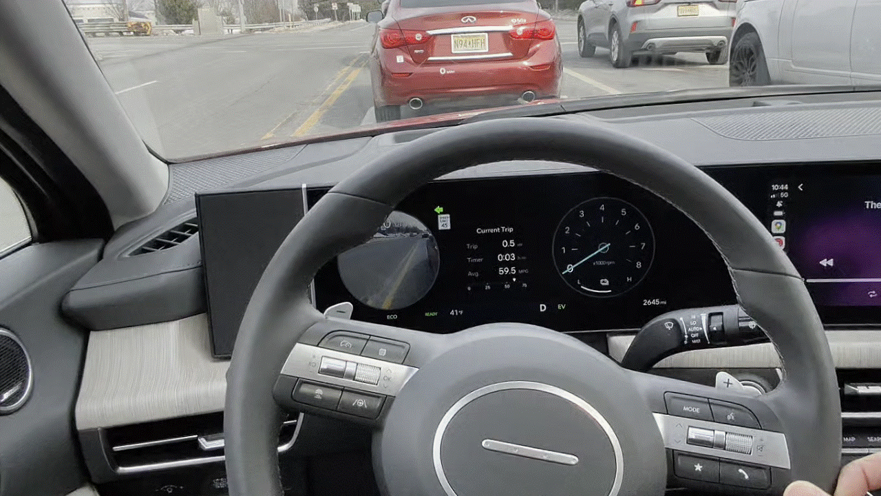 יונדאי סונטה היבריד 2026 - צג מצלמת נקודה עיוורת.