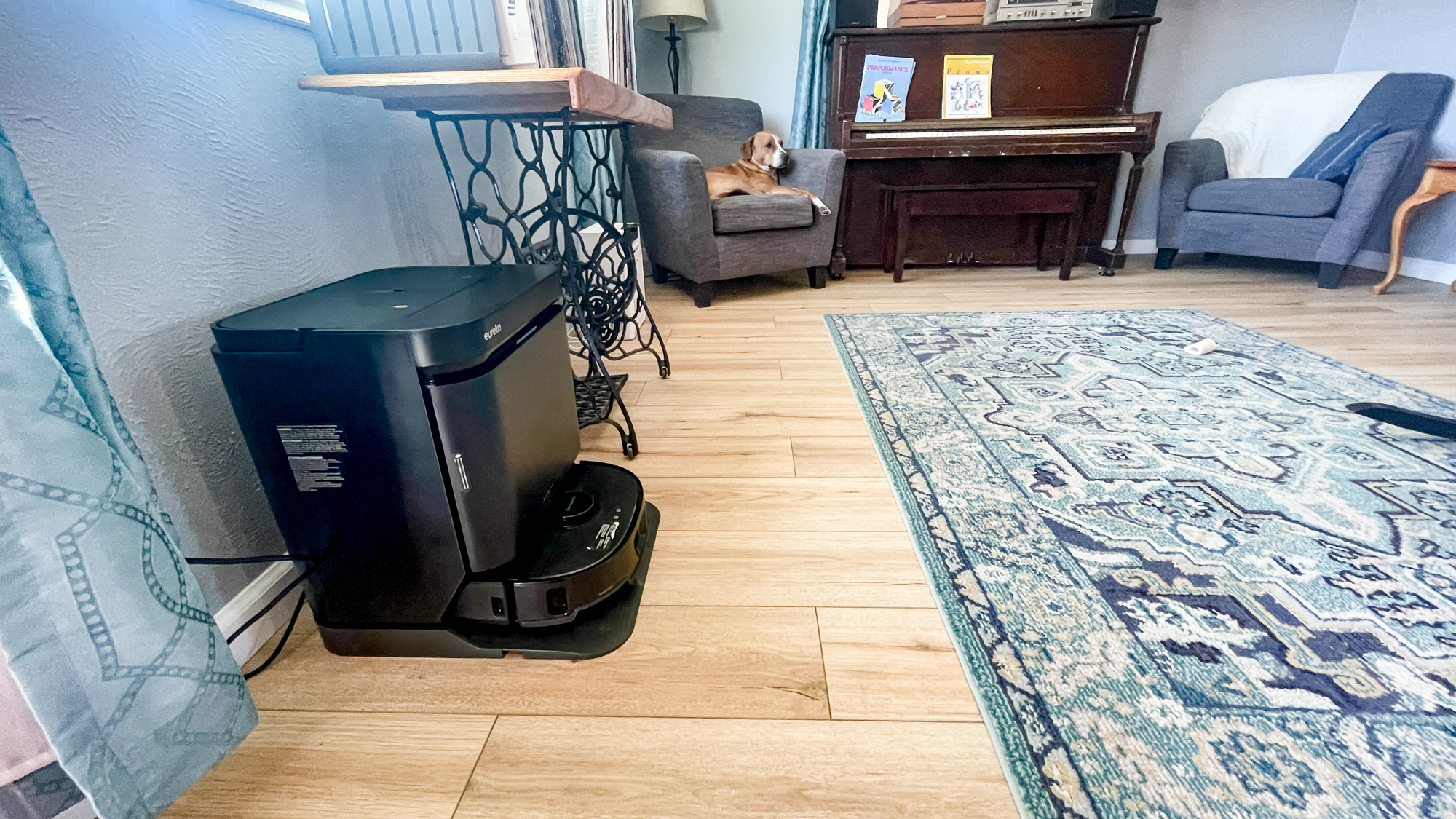 Eureka J15 Max Ultra רובוט שואב אבק רצפת עץ קשה