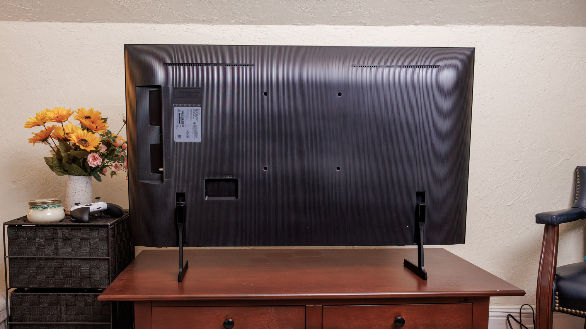 גב טלוויזיית Samsung Q7F QLED