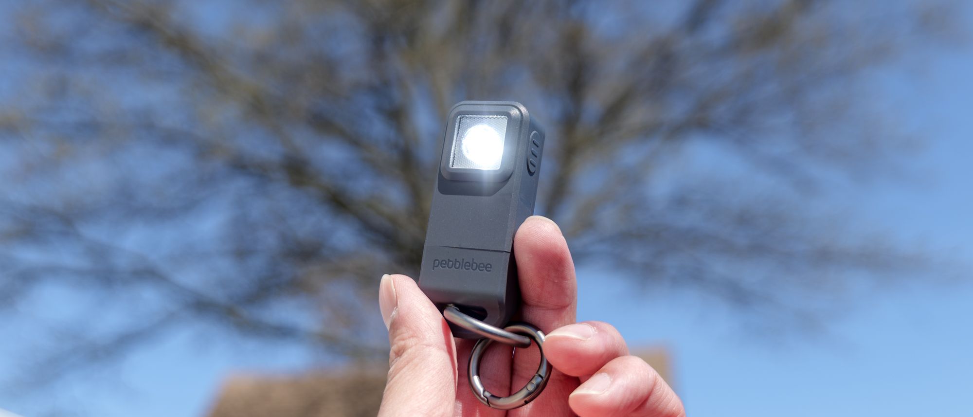 נתתי לאבי את שיבוט ה-AirTag המוגדש הזה שהוא יכול להפעיל למצבי חירום - ועכשיו זה גלגל ההצלה האישי שלו מאת ג'ון ולסקו פורסם ב-10 באפריל 26 בדקתי את ה-Pebblebee Halo במשך כמעט חודש וזהו גשש ה-GPS הטוב ביותר שנתקלתי בו מכיוון שהוא כולל שירות התראה חי למצבי חירום.