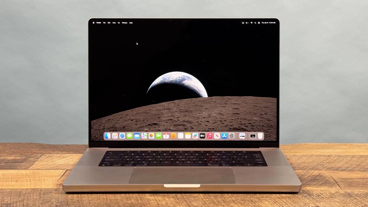 Artemis II wallpaper on Mac