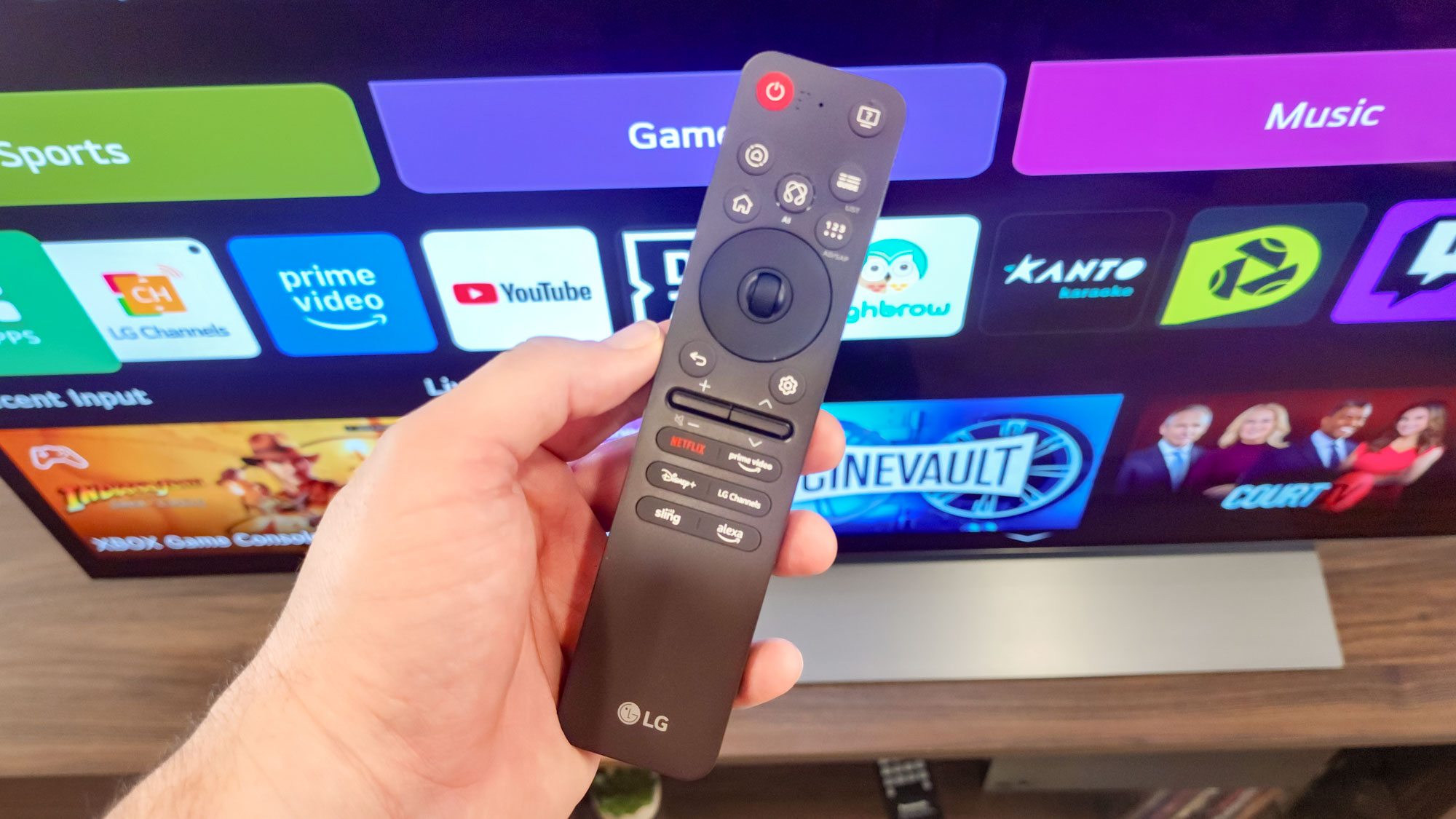 השלט לטלוויזיית LG C5 OLED