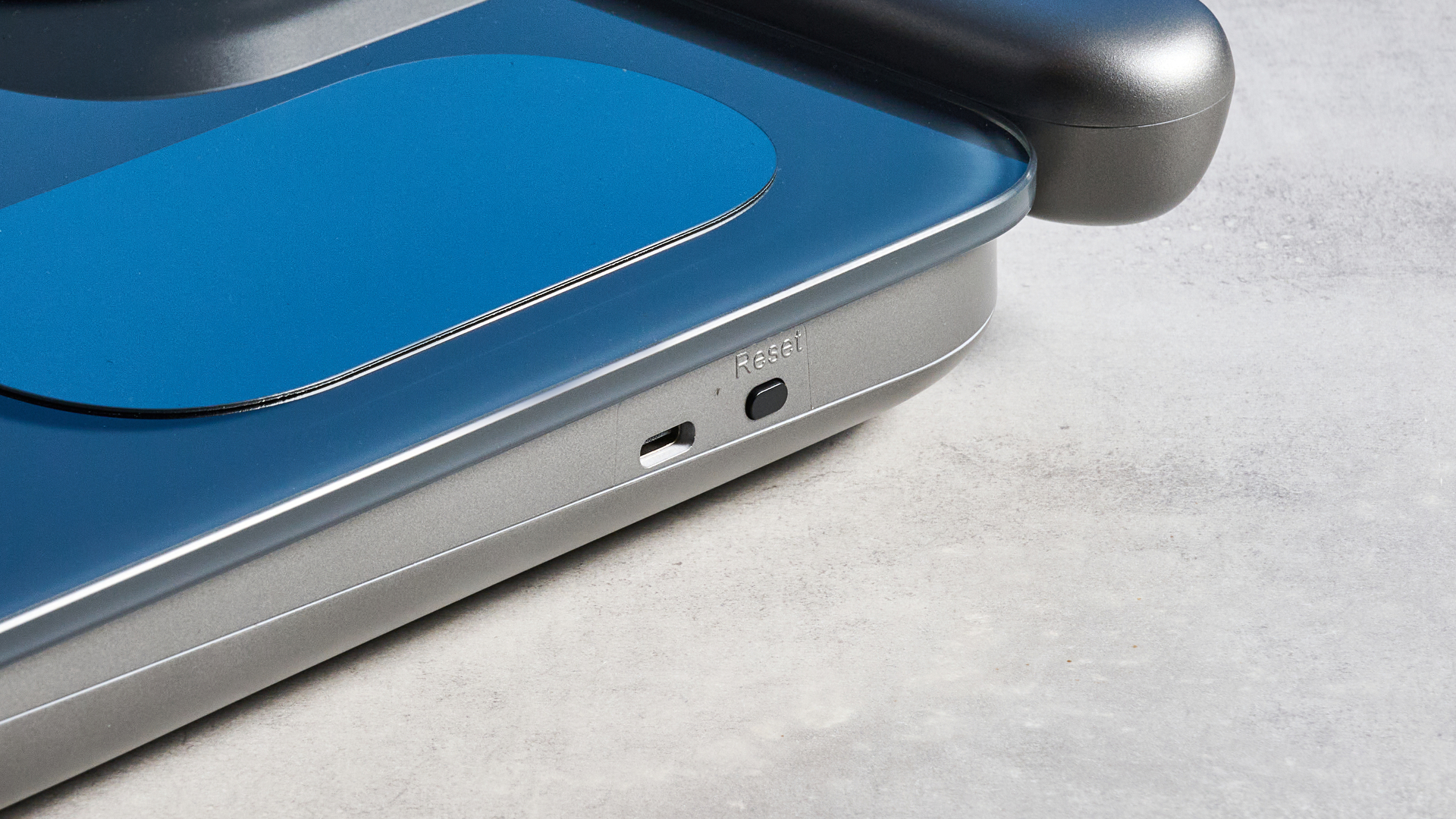 סולם האוקסילין md pro על רקע המדריך הכחול של טום