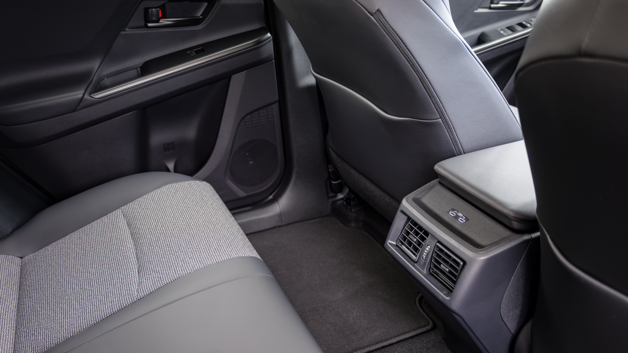 סקירת Toyota bZ 2026.