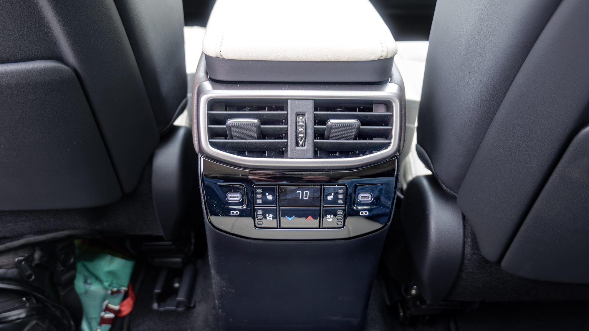 סקירת 2026 לקסוס RX 450h+.