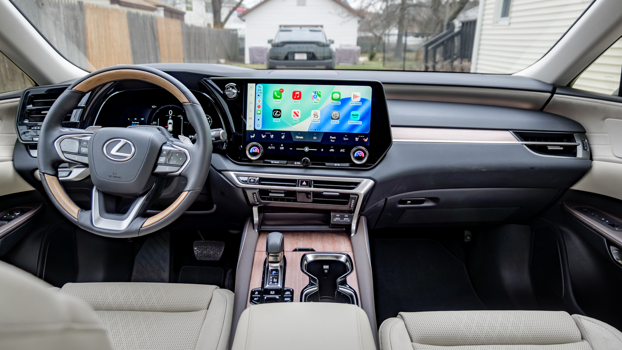 סקירת 2026 לקסוס RX 450h+.