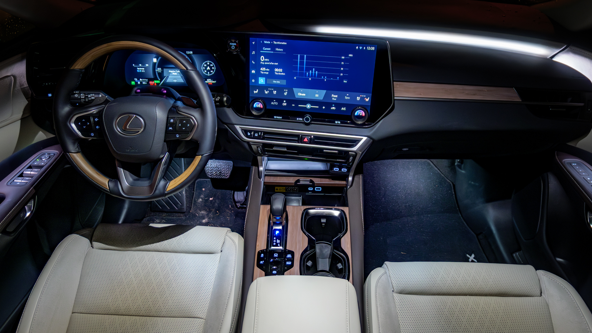 סקירת 2026 לקסוס RX 450h+.