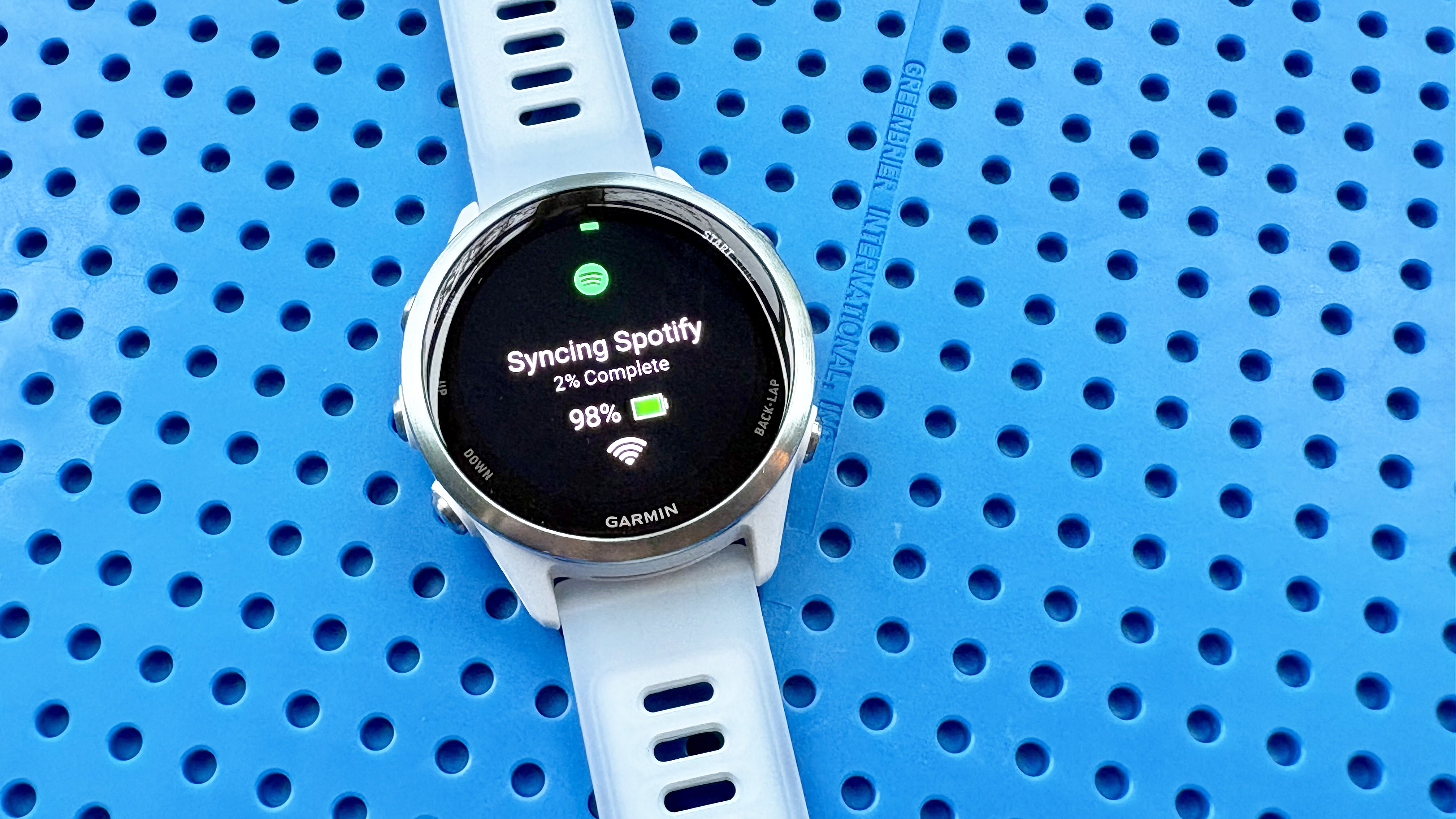 כיצד לשמור מוזיקת ​​Spotify ב-Garmin Forerunner 570 שלך