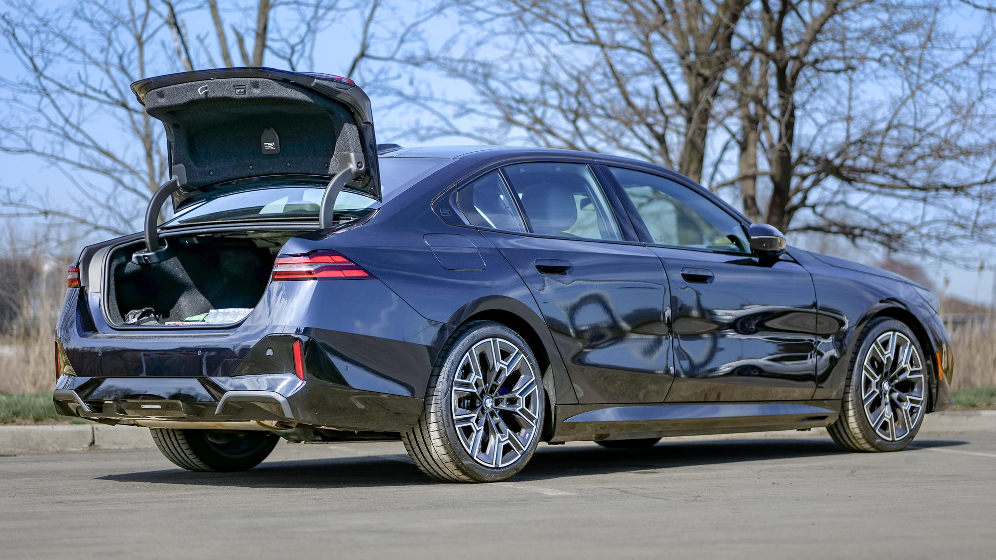 סקירת BMW 550e 2026.