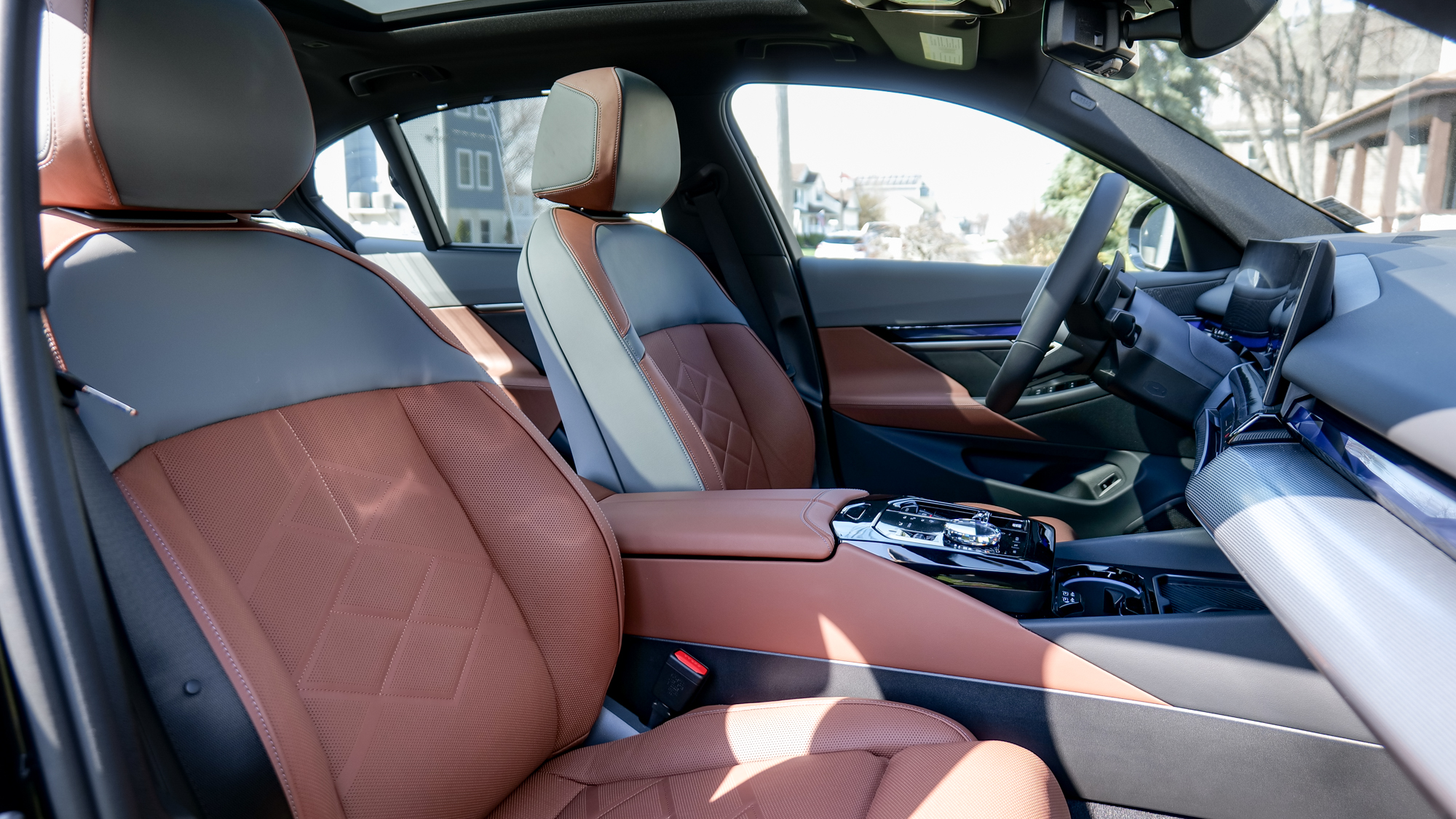 סקירת BMW 550e 2026.