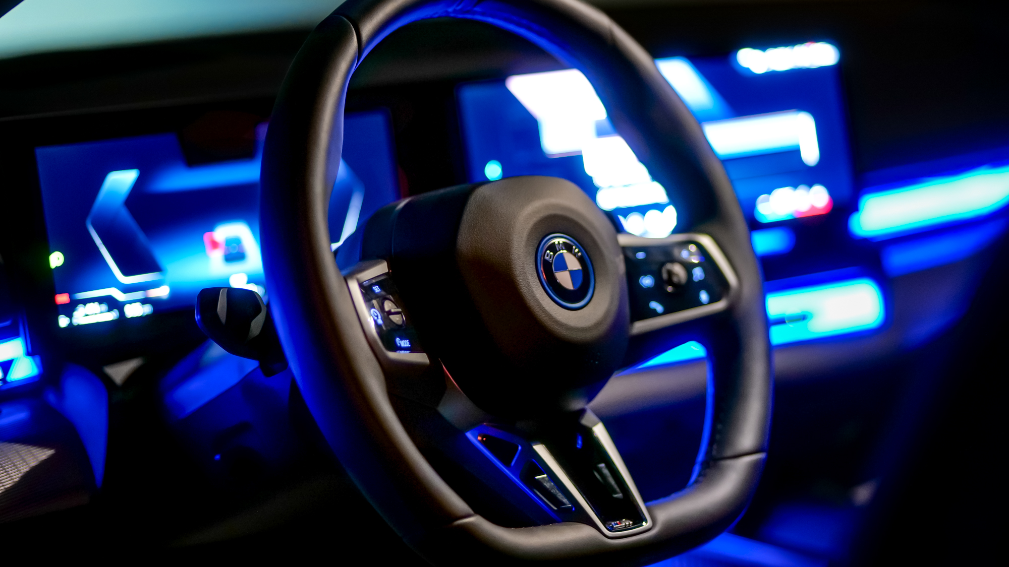 סקירת BMW 550e 2026.