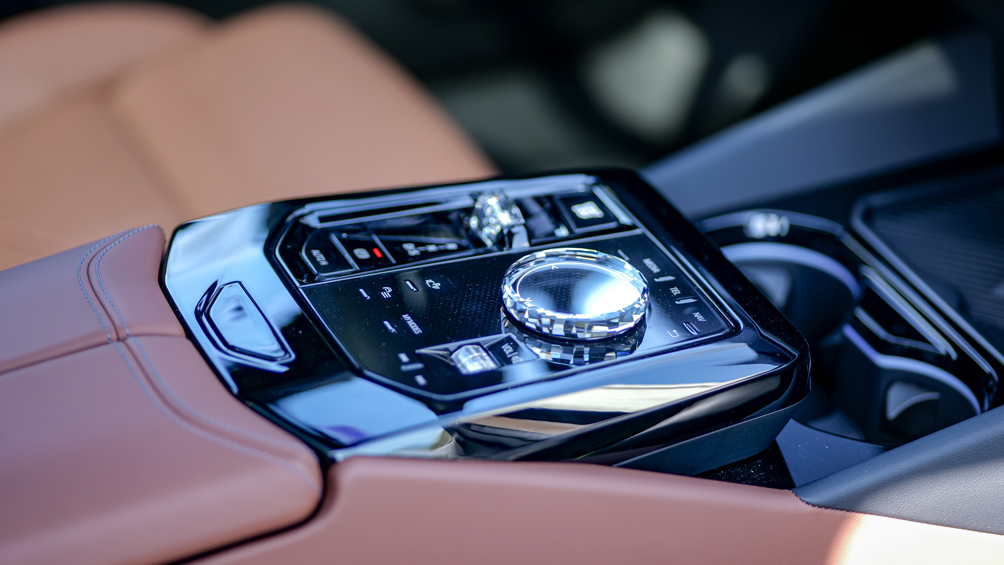 סקירת BMW 550e 2026.