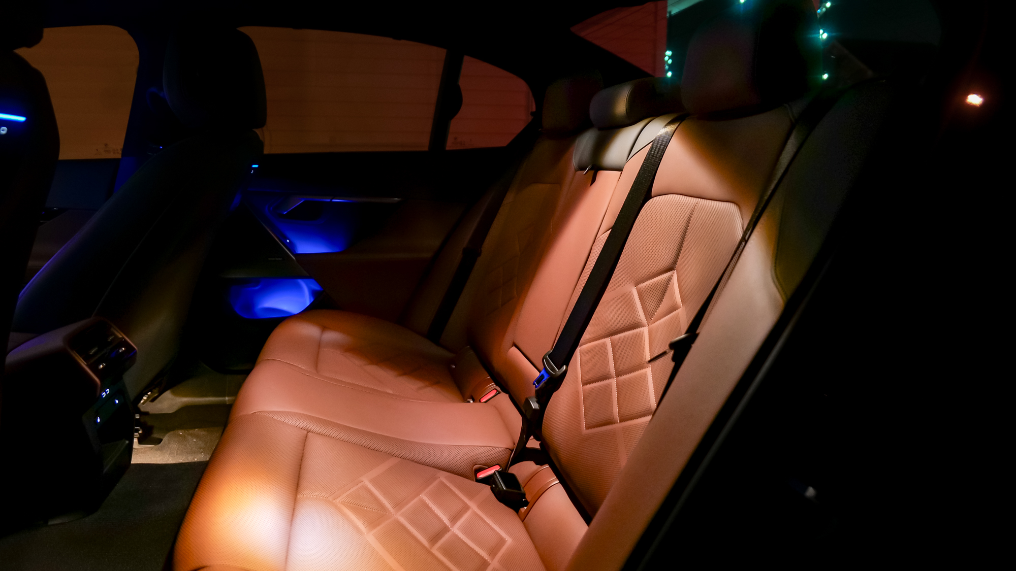 סקירת BMW 550e 2026.