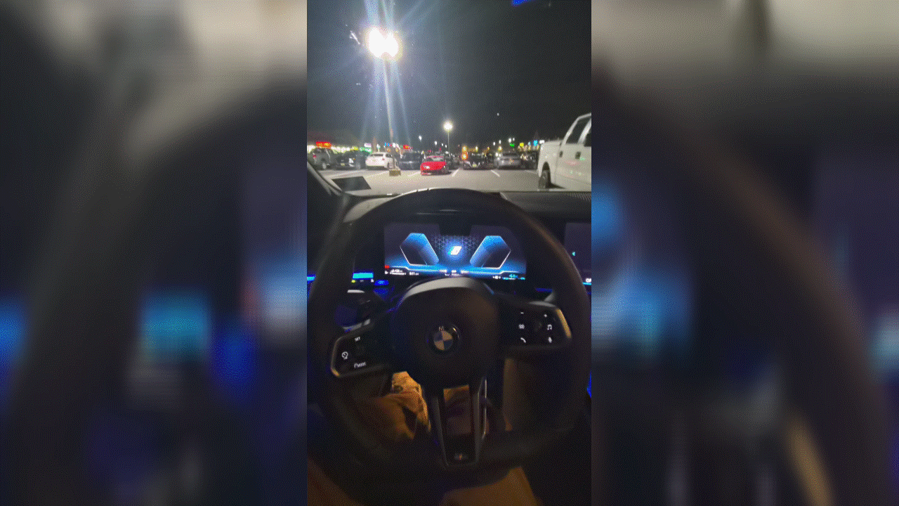 אנימציות GIF של BMW 550e xDrive Sedan 2026.