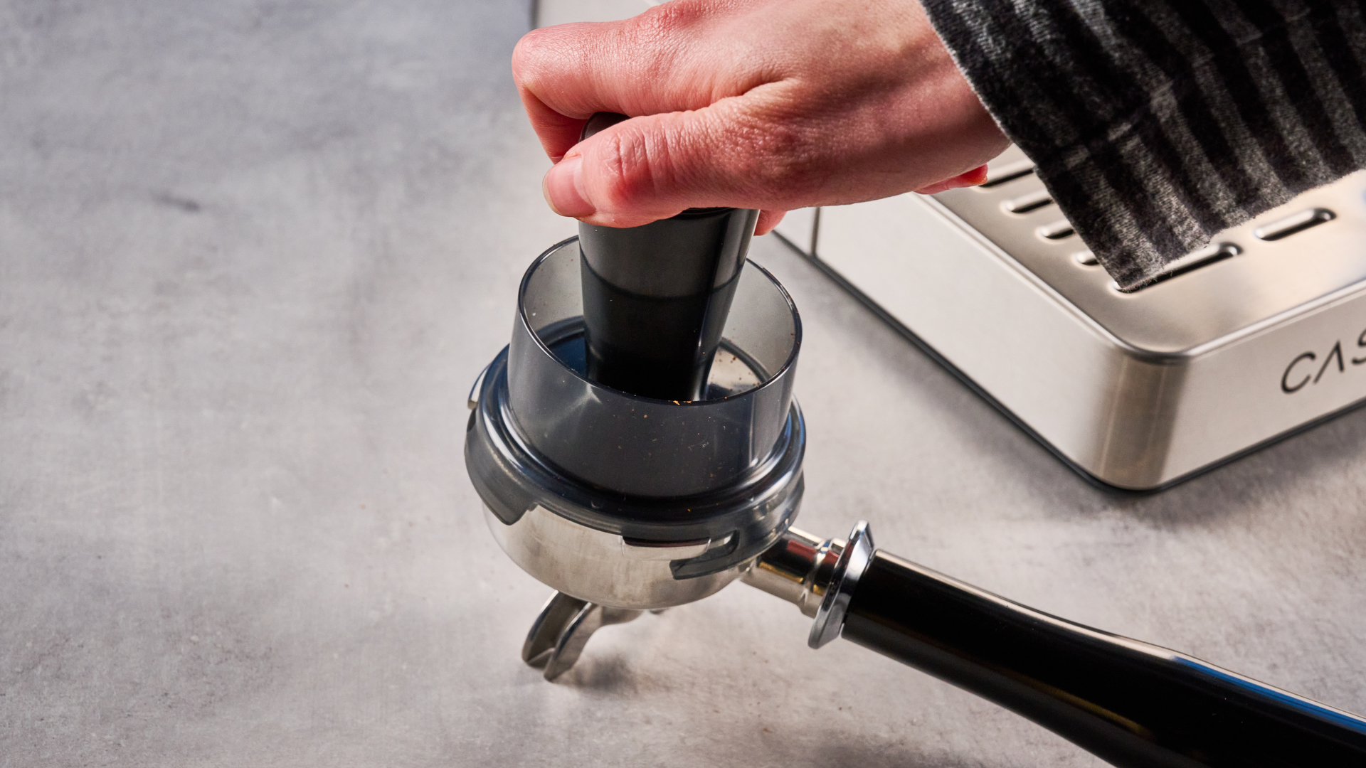 מכונת אספרסו משעועית מרנזה מסוג casabrews עם מטחנה מובנית