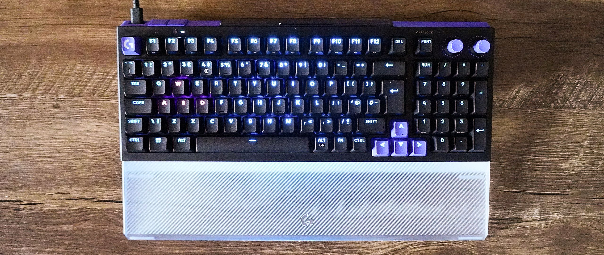 הפכתי להתעסק במקלדת עם ה-Logitech G G512 X, וזה שדרג ברצינות את ביצועי המשחקים שלי מאת Jason England פורסם ב-28 באפריל 26 מומלץ ה-Logitech G G512 X היא מקלדת גיימינג אנלוגית הניתנת להתאמה אישית עבור כולנו עם תחושת לחיצת מקשים נהדרת מישוש ועיצוב נועז ותוסס.