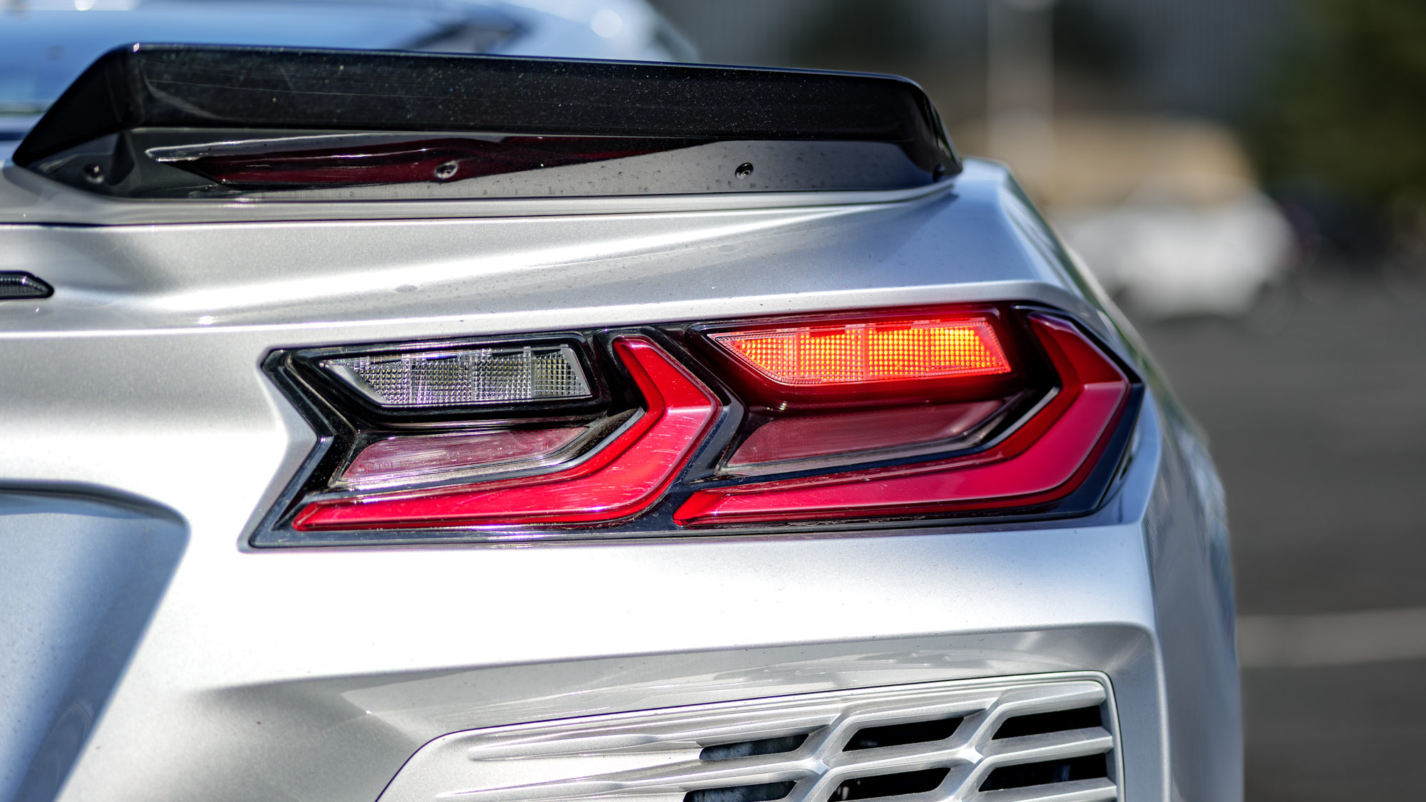 סקירת שברולט קורבט E-Ray 2026.