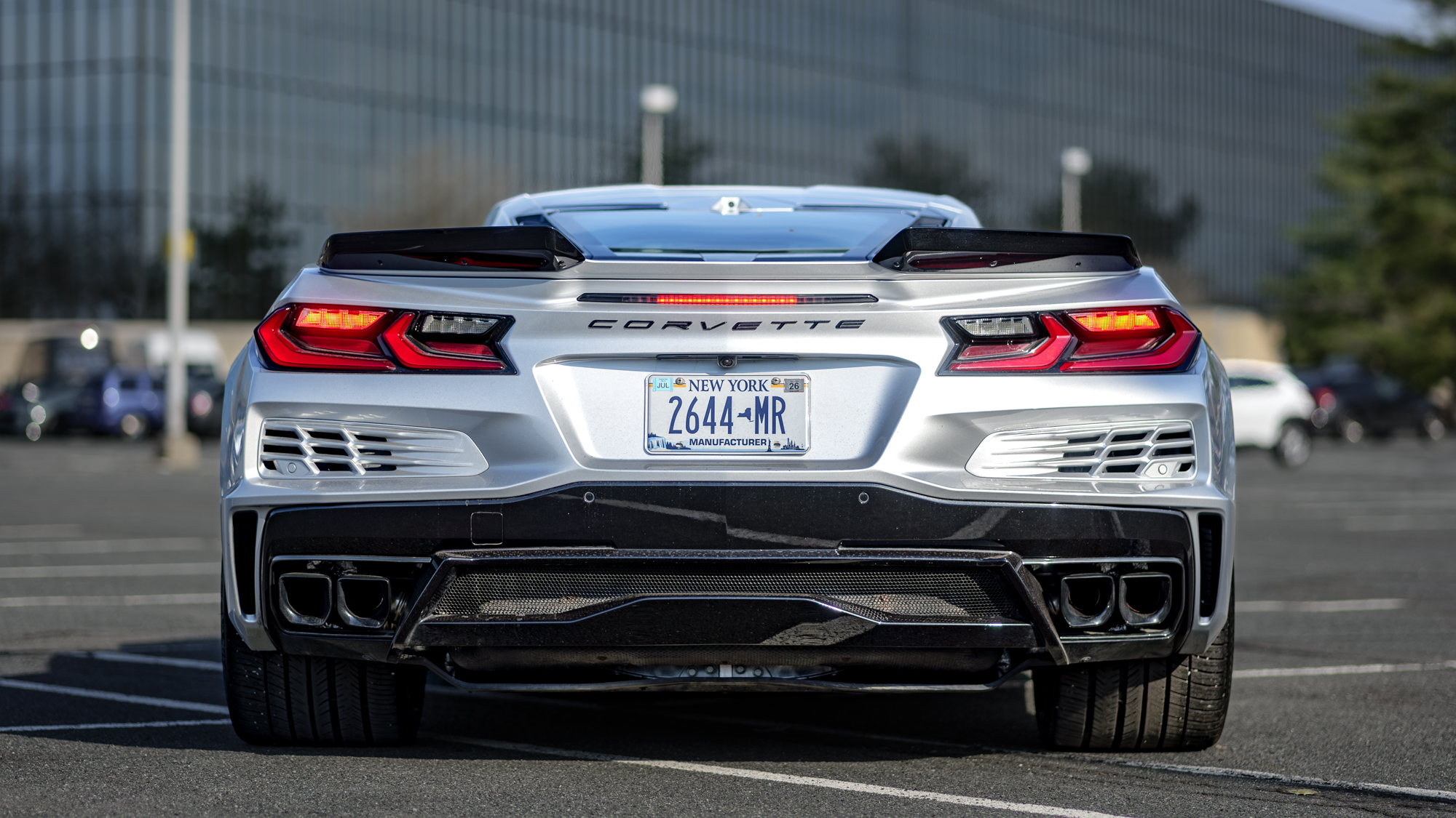 סקירת שברולט קורבט E-Ray 2026.