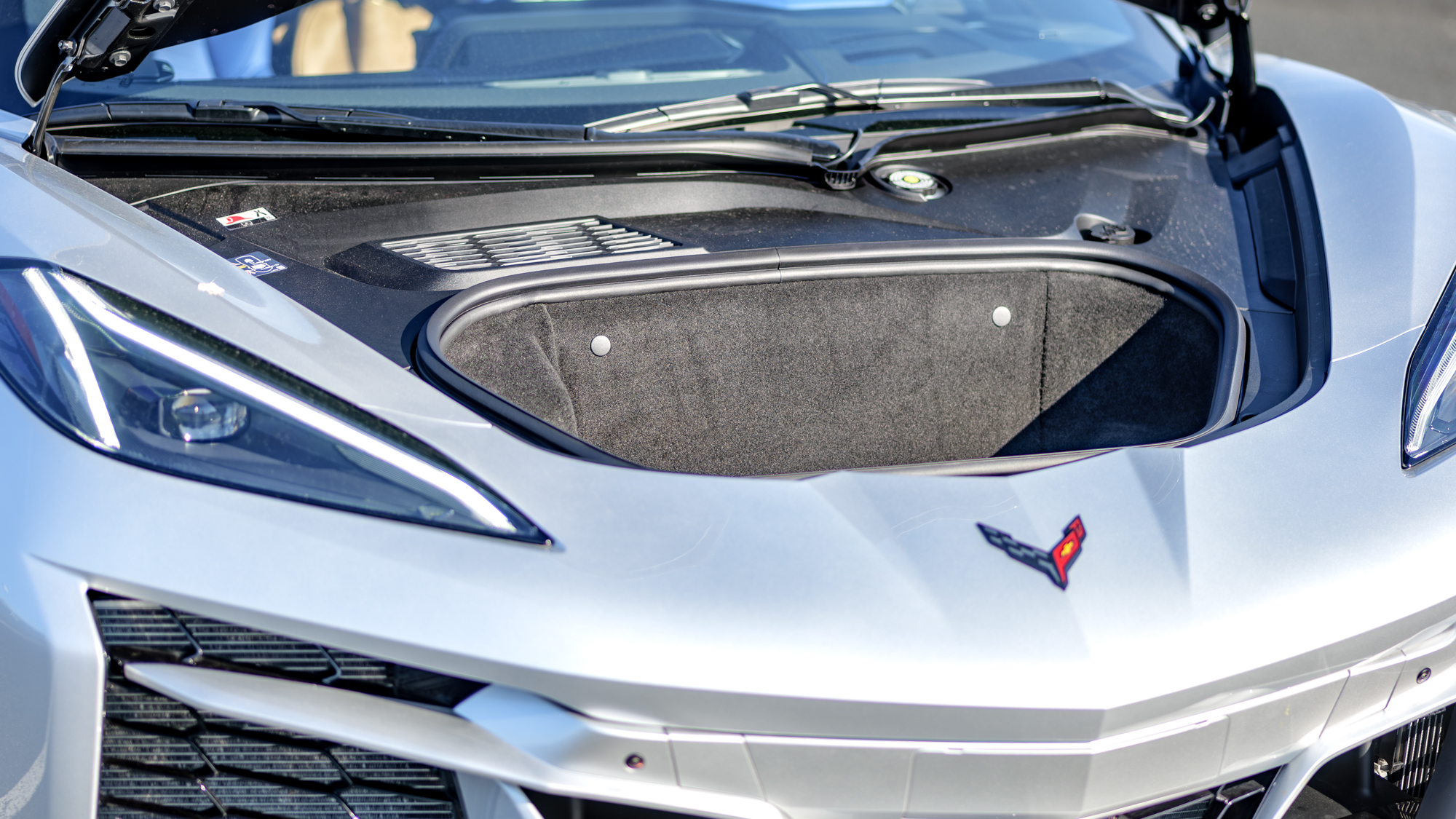 סקירת שברולט קורבט E-Ray 2026.