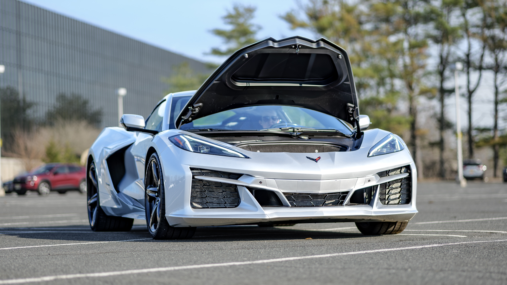 סקירת שברולט קורבט E-Ray 2026.