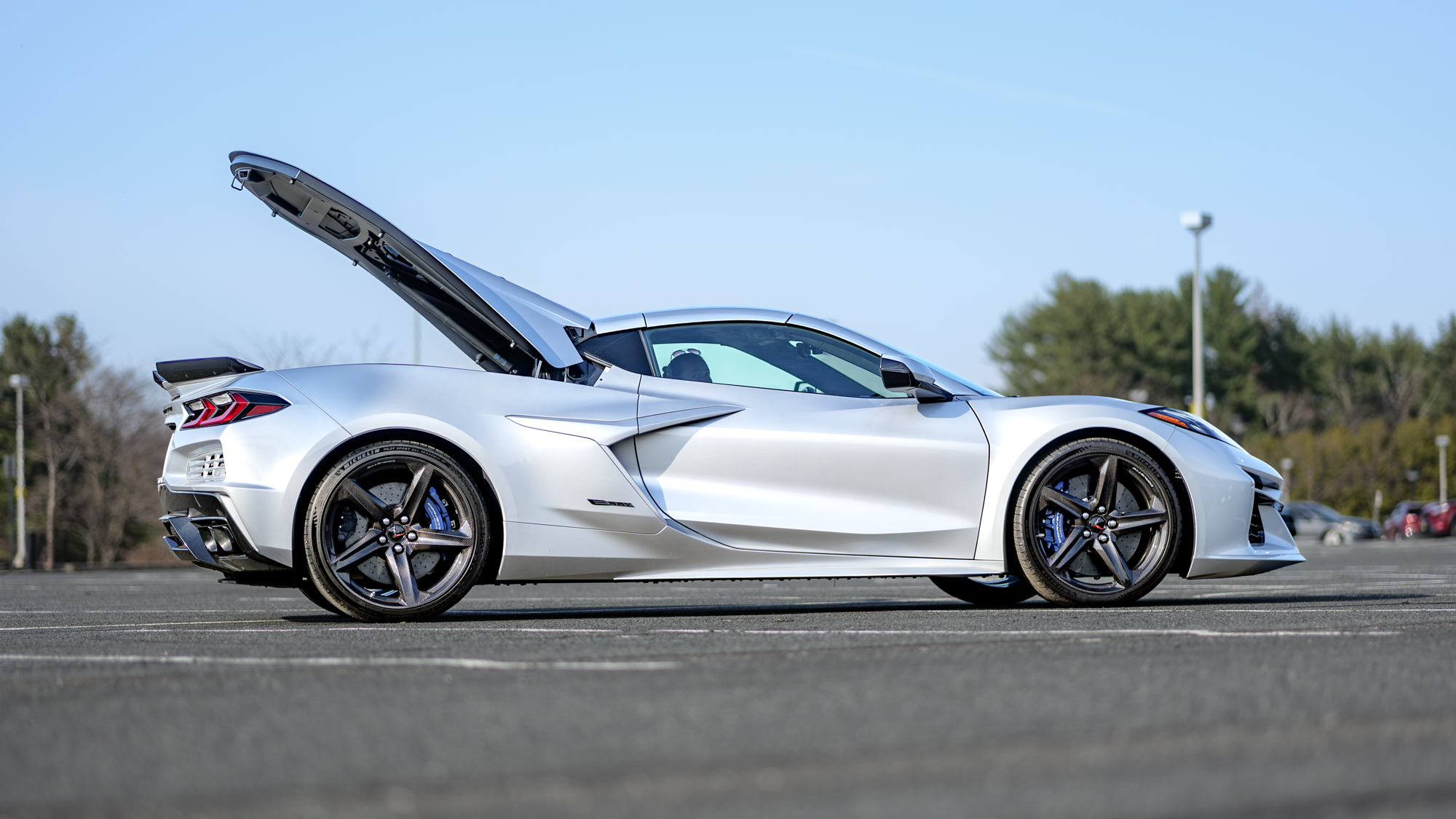 סקירת שברולט קורבט E-Ray 2026.