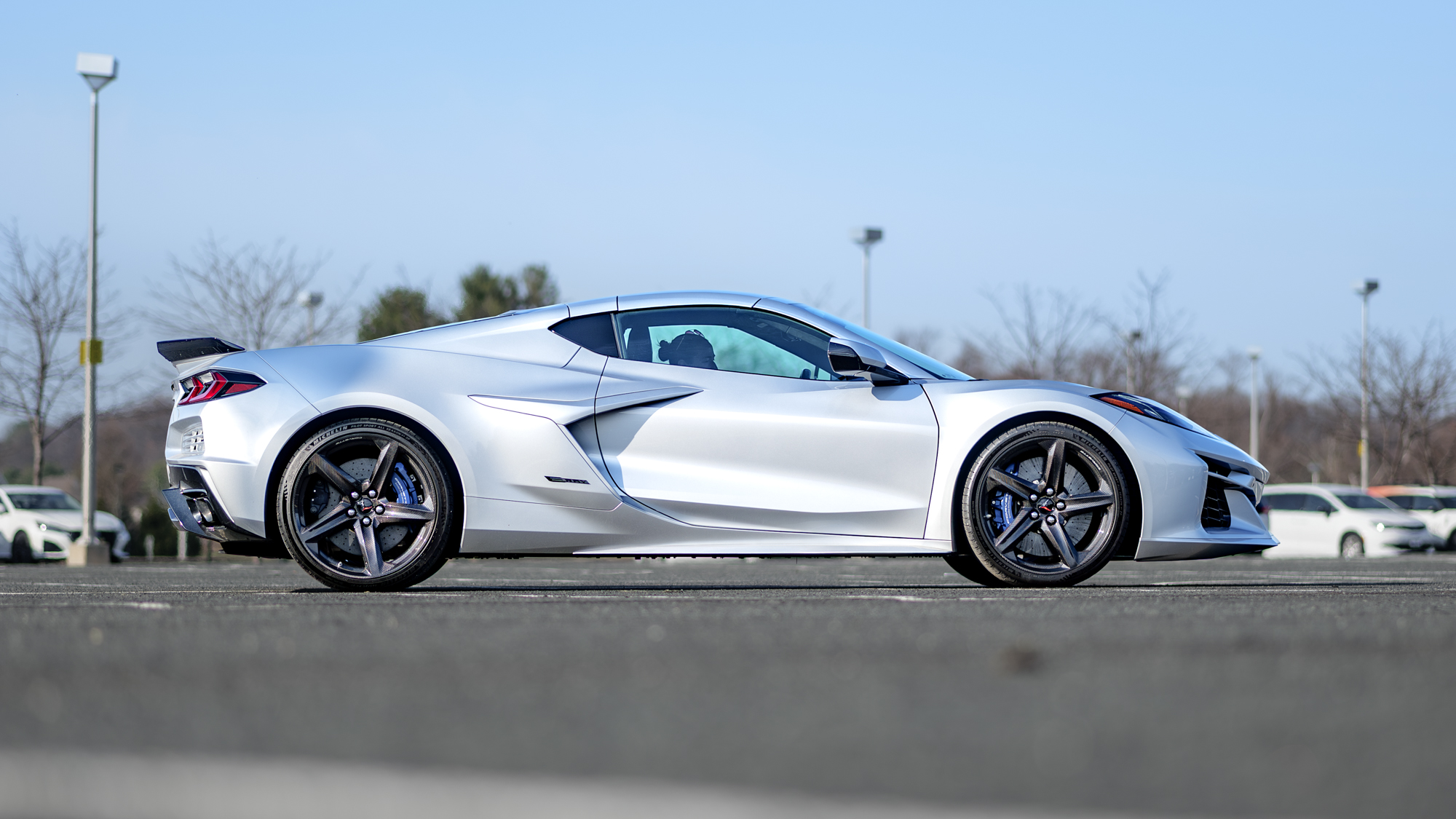 סקירת שברולט קורבט E-Ray 2026.