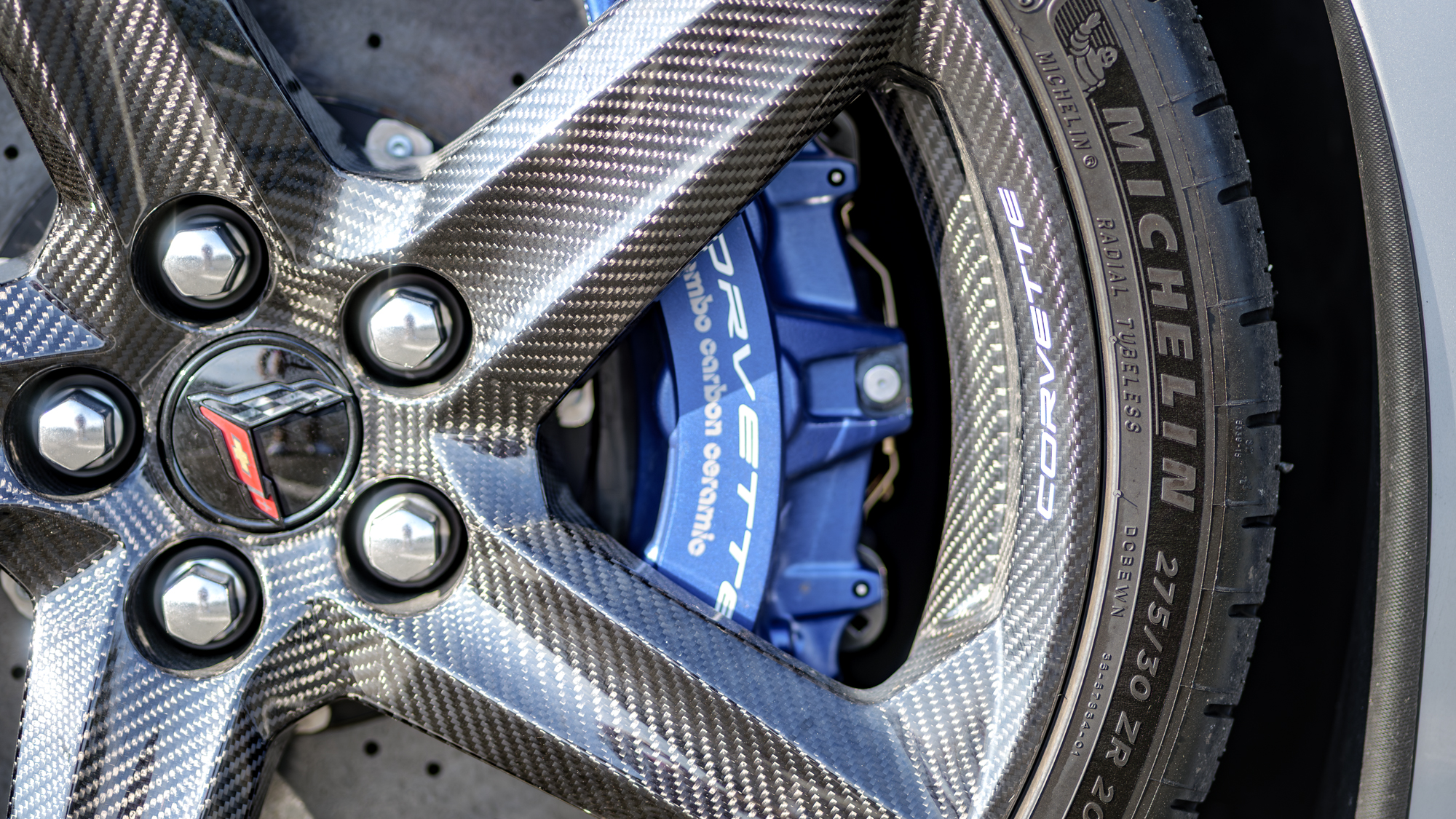 סקירת שברולט קורבט E-Ray 2026.