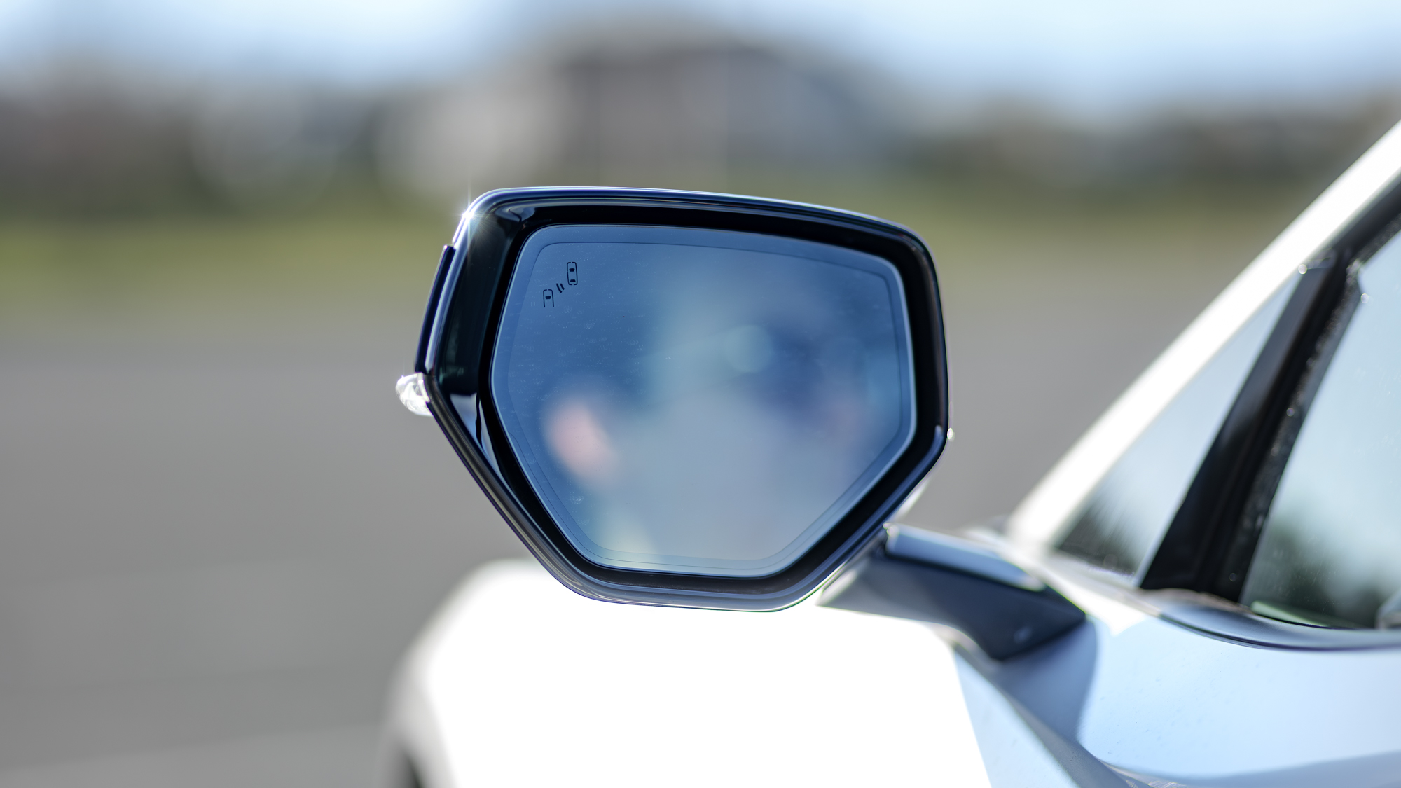 סקירת שברולט קורבט E-Ray 2026.