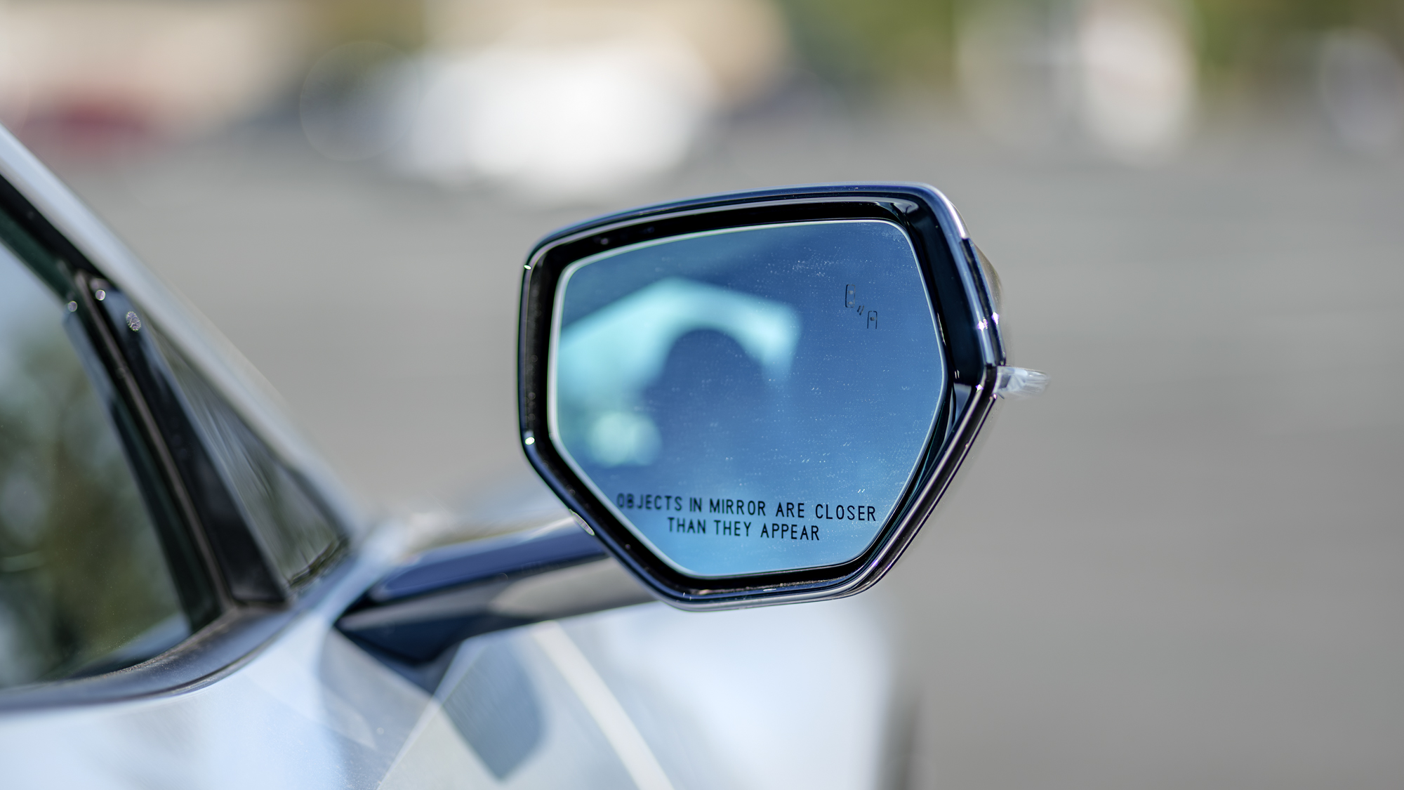 סקירת שברולט קורבט E-Ray 2026.