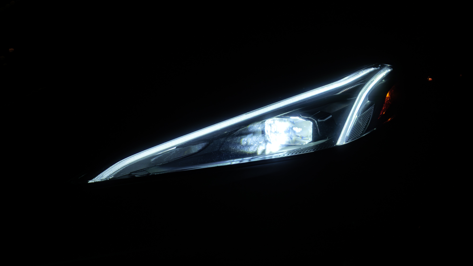 סקירת שברולט קורבט E-Ray 2026.