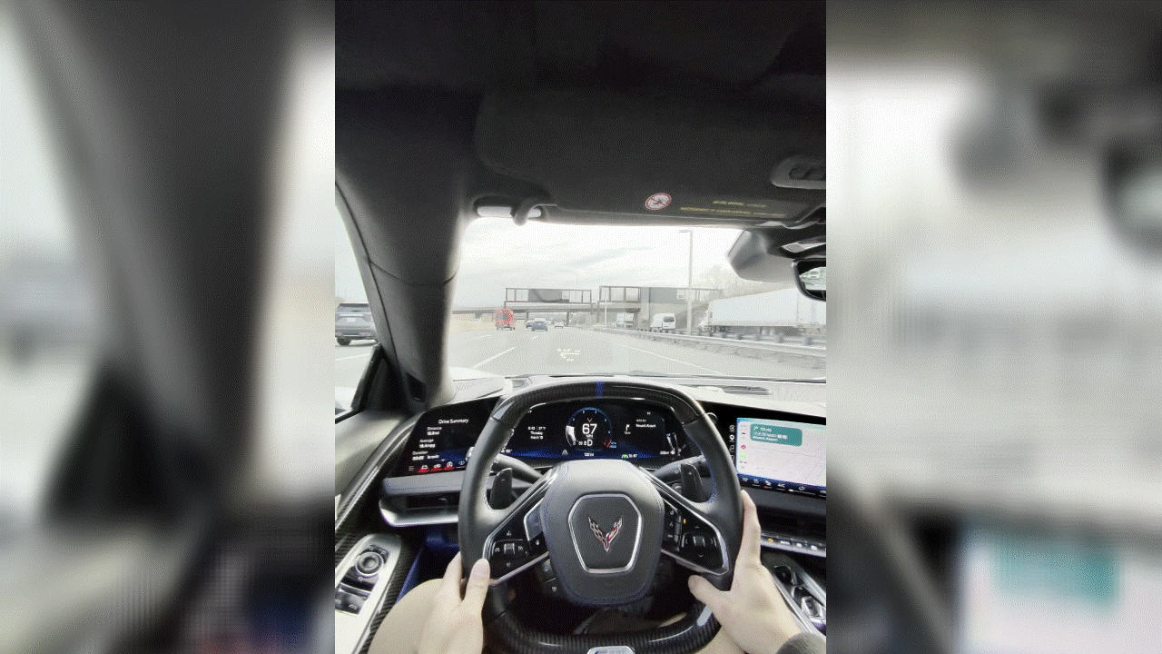 2026 שברולט קורבט E-Ray קופה 3LZ נהיגה.