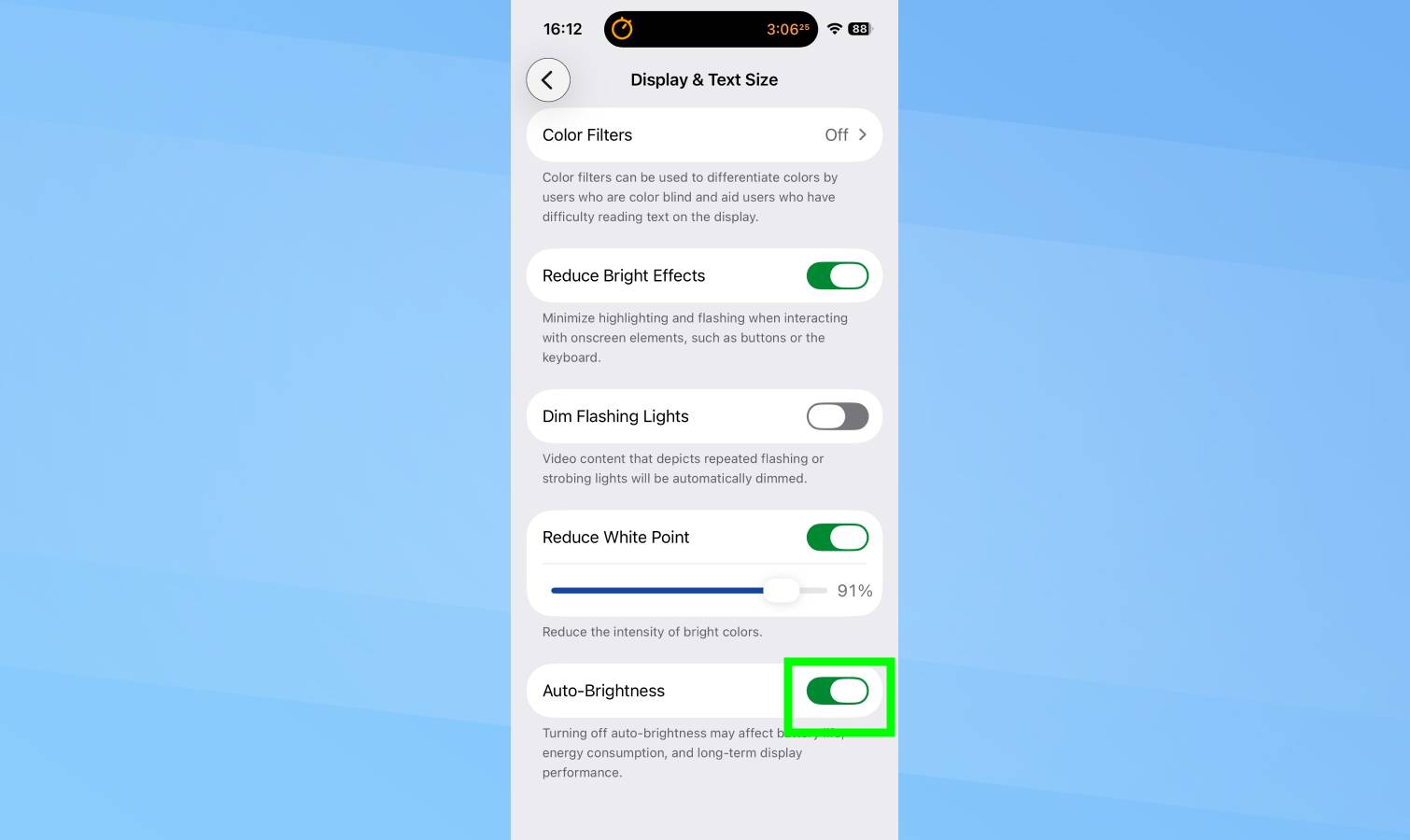 הופעל בהירות אוטומטית באייפון