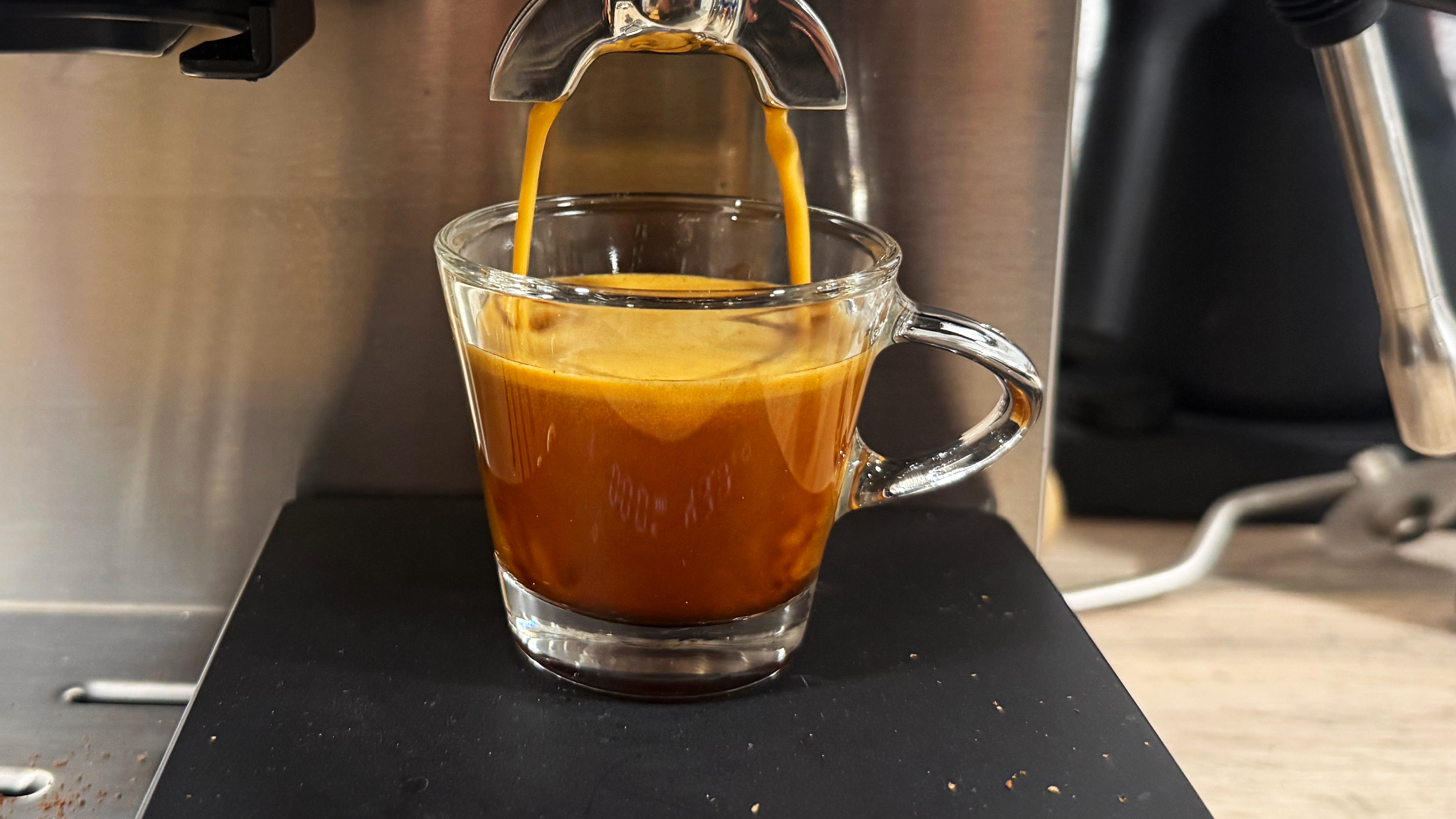 זריקת אספרסו עשויה על הקסאברוס מרנזה