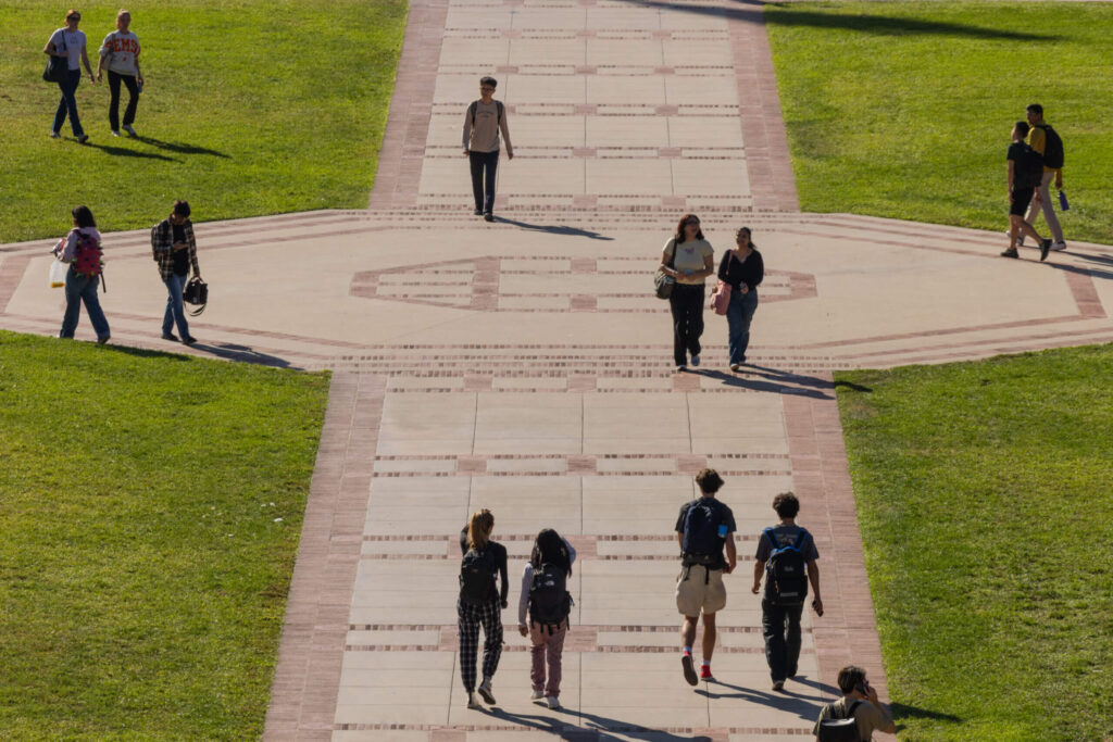 יהודים ומיעוטים אחרים מתמודדים עם רמות דומות של עוינות בקמפוס, סקר ברנדייס מגלה שזהו רגע של אי ודאות גדולה. הנה מה שאתה יכול לעשות בנידון.