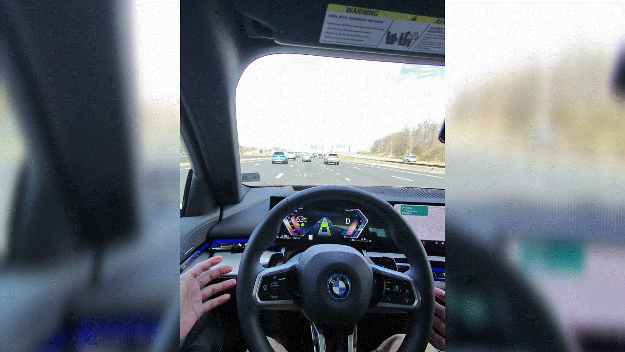 אנימציות GIF של BMW 550e xDrive Sedan 2026.