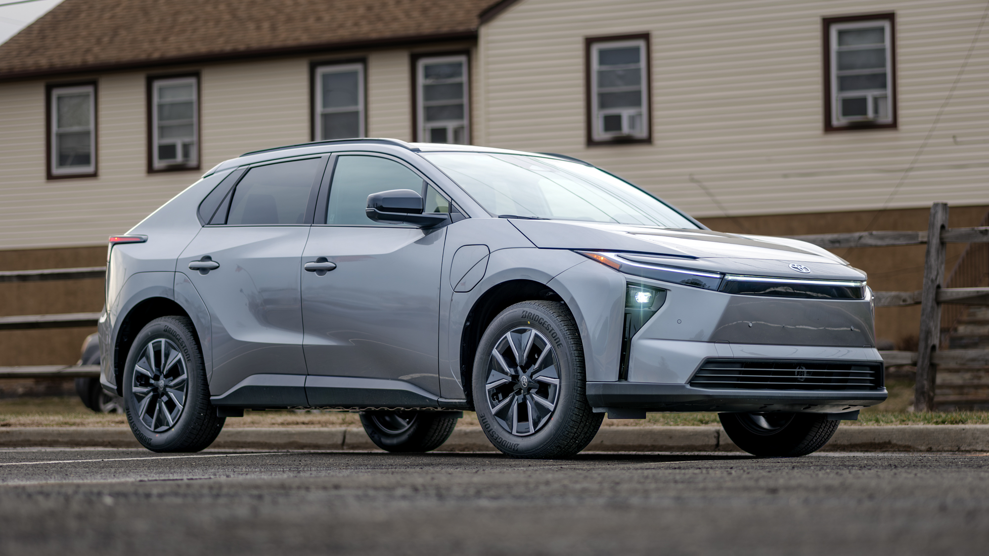 סקירת Toyota bZ 2026.