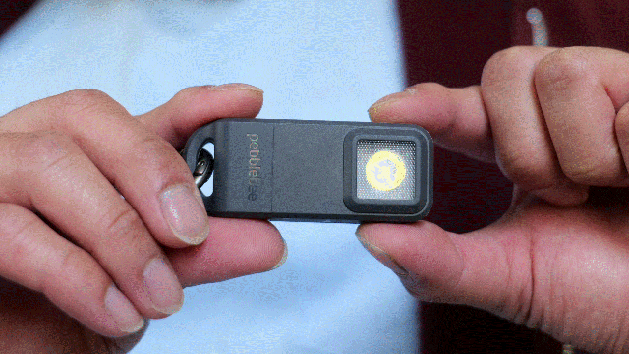 Pebblebee Halo מפעיל התראה.