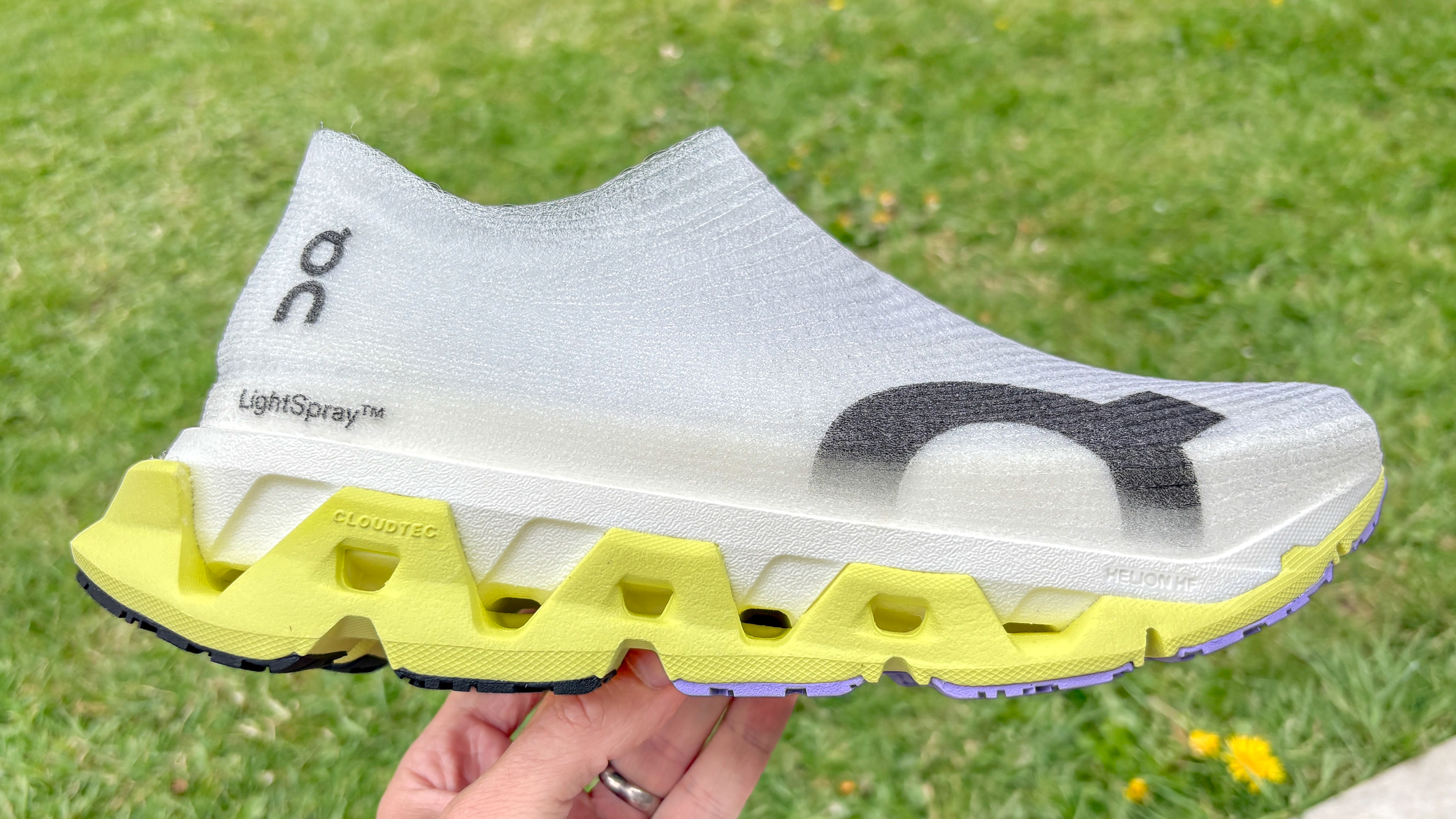 ב-Cloudmonster 3 Hyper LS